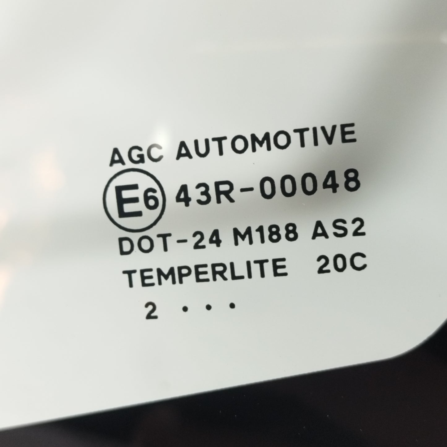 Deflector / Fixed glass front left Fiat 16 2012 ecoAC11526