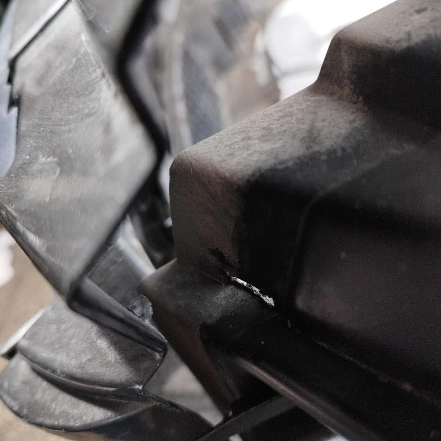 Paraurti anteriore grigio scuro Alfa Romeo 159 2010 ecoAC13877