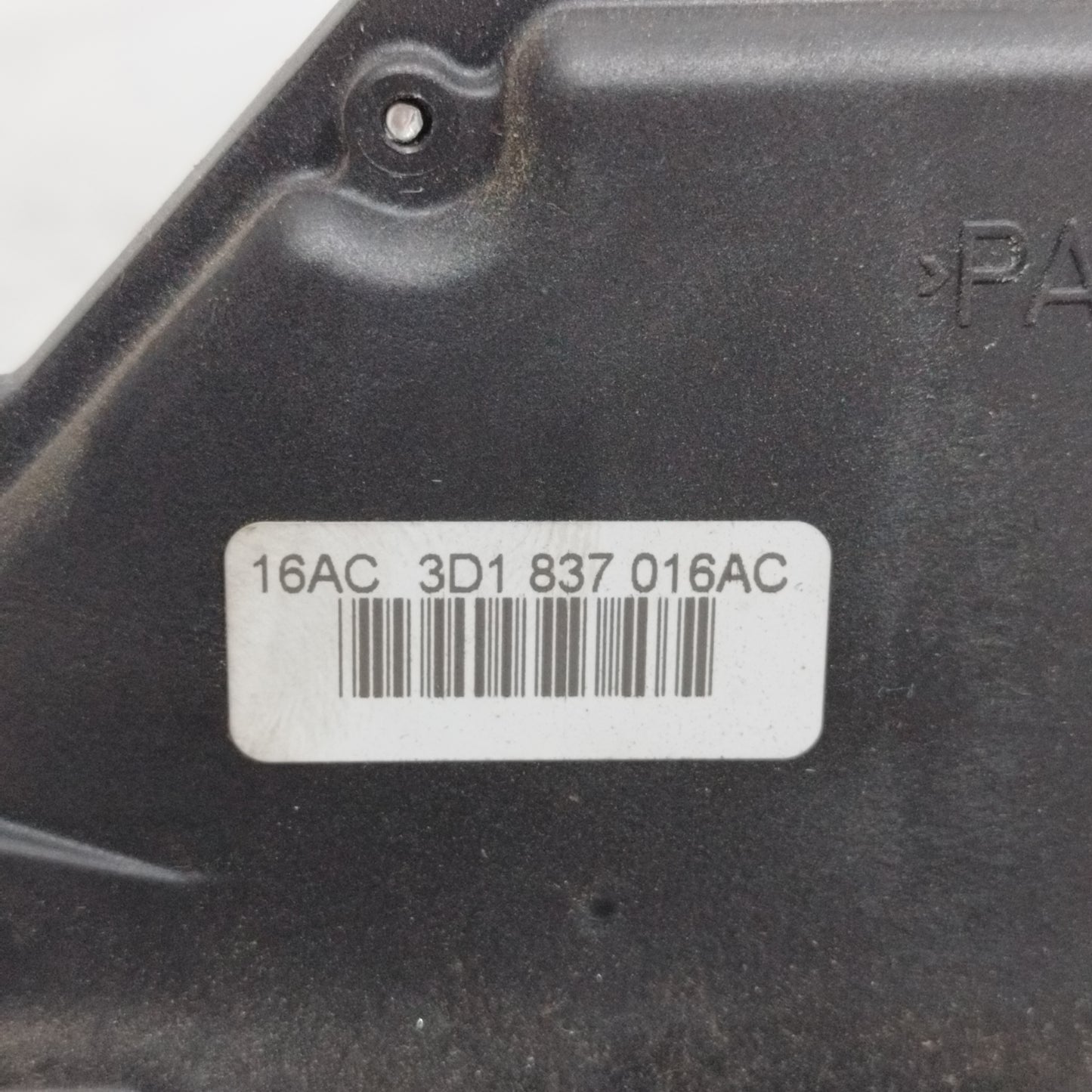 Serratura posteriore dx Volkswagen Touran 2009 9 pin cod: 3D1837016AC ecoAC8791