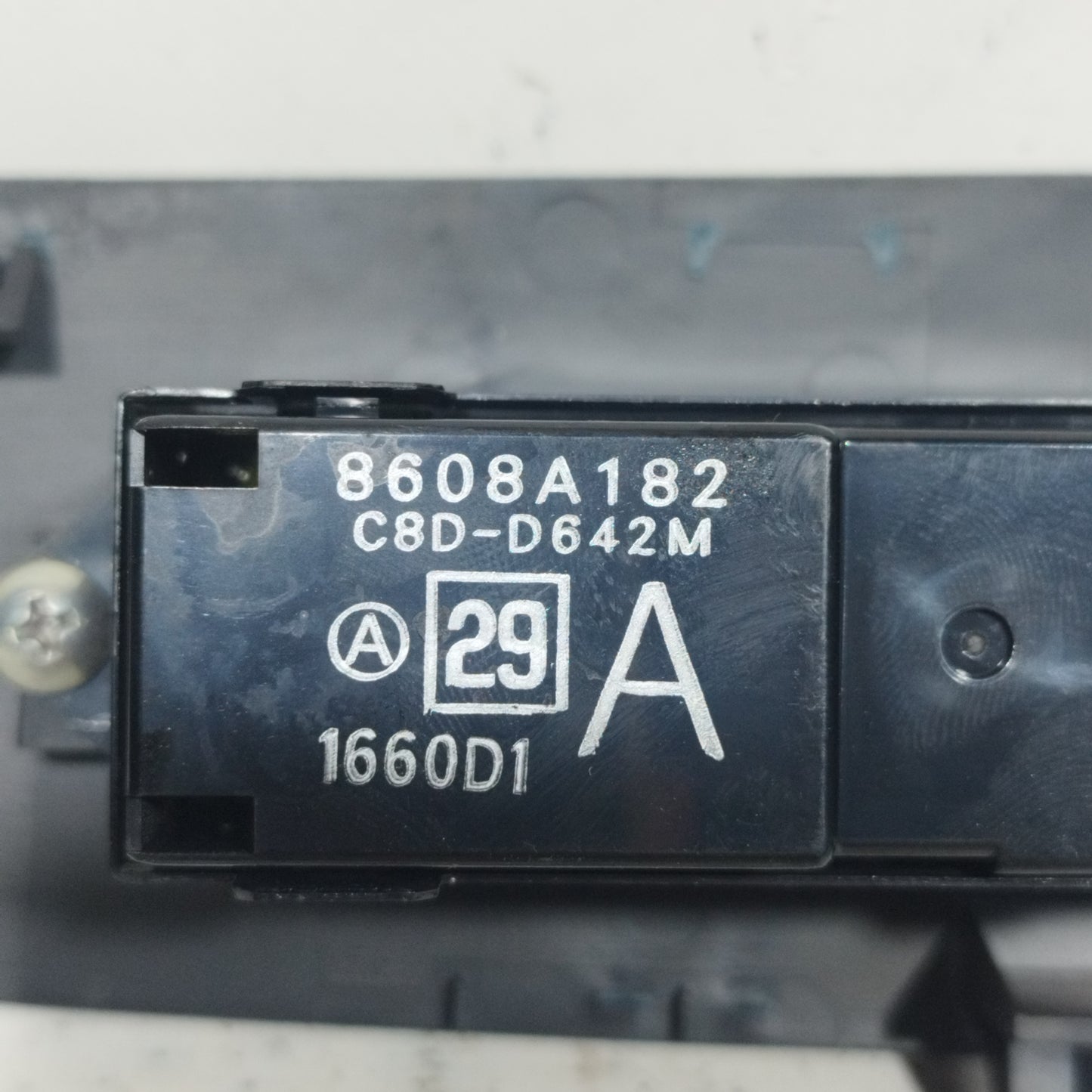 Front right button panel Peugeot 4007 2008 COD: 8608A182 ecoAC9149