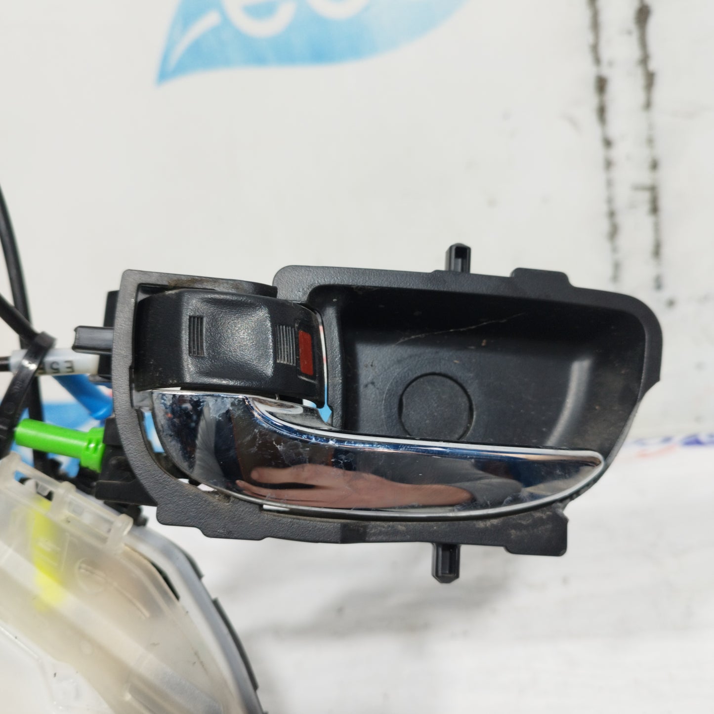 Serratura anteriore sx Peugeot 108 2017 5Pin ecoAC11141