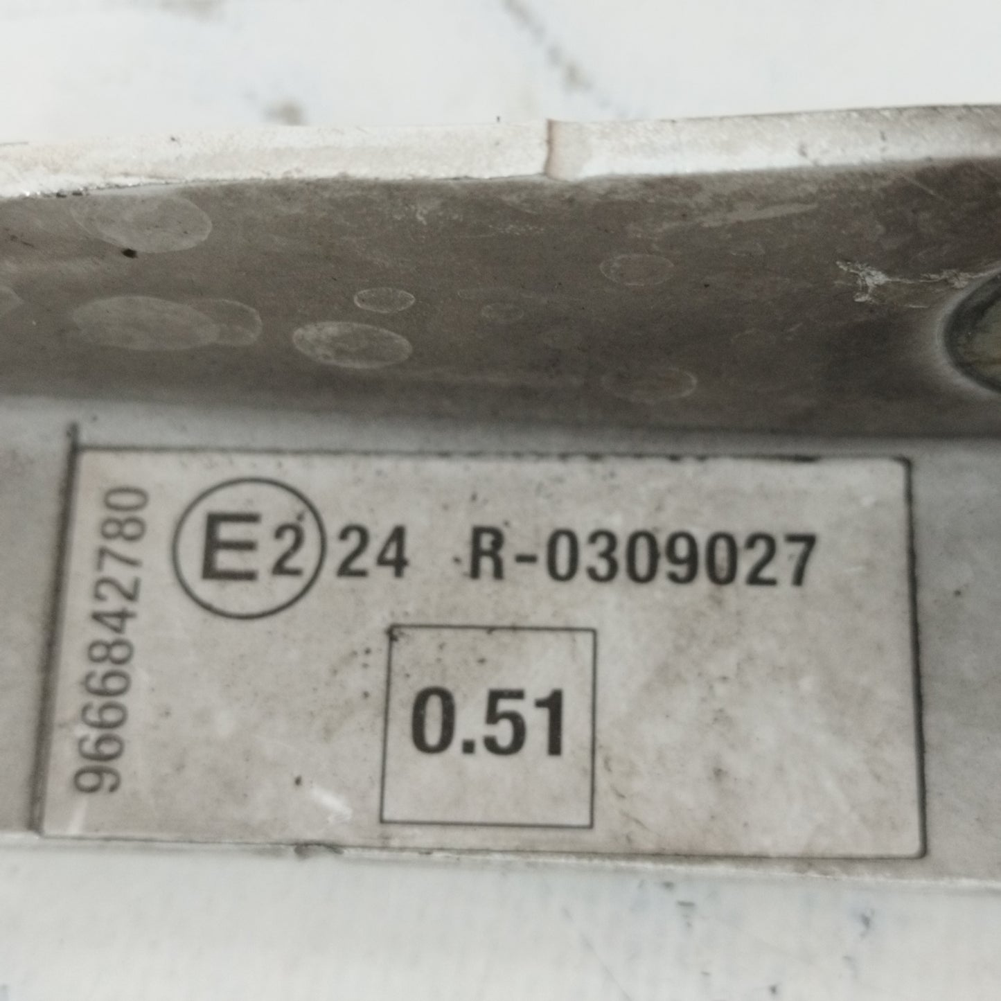 Peugeot 3008 2011 Bonnet Hinges Code: R-0309027 ecoAC9676