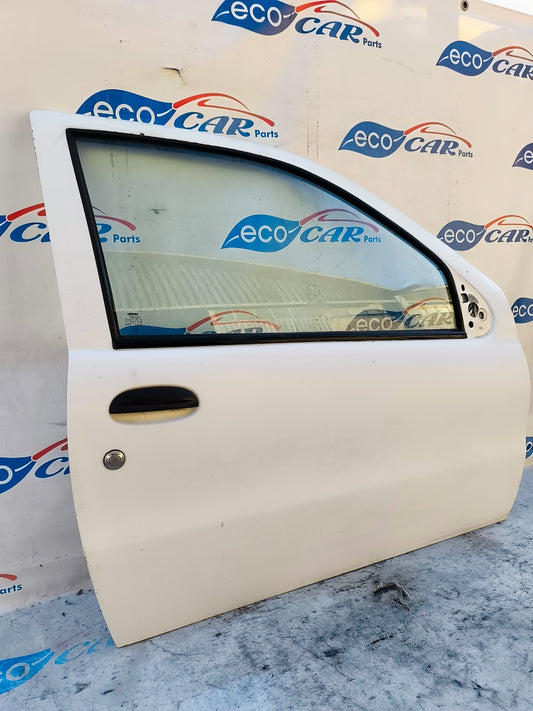 Front right door white Fiat Strada 2000 ecoAG6070