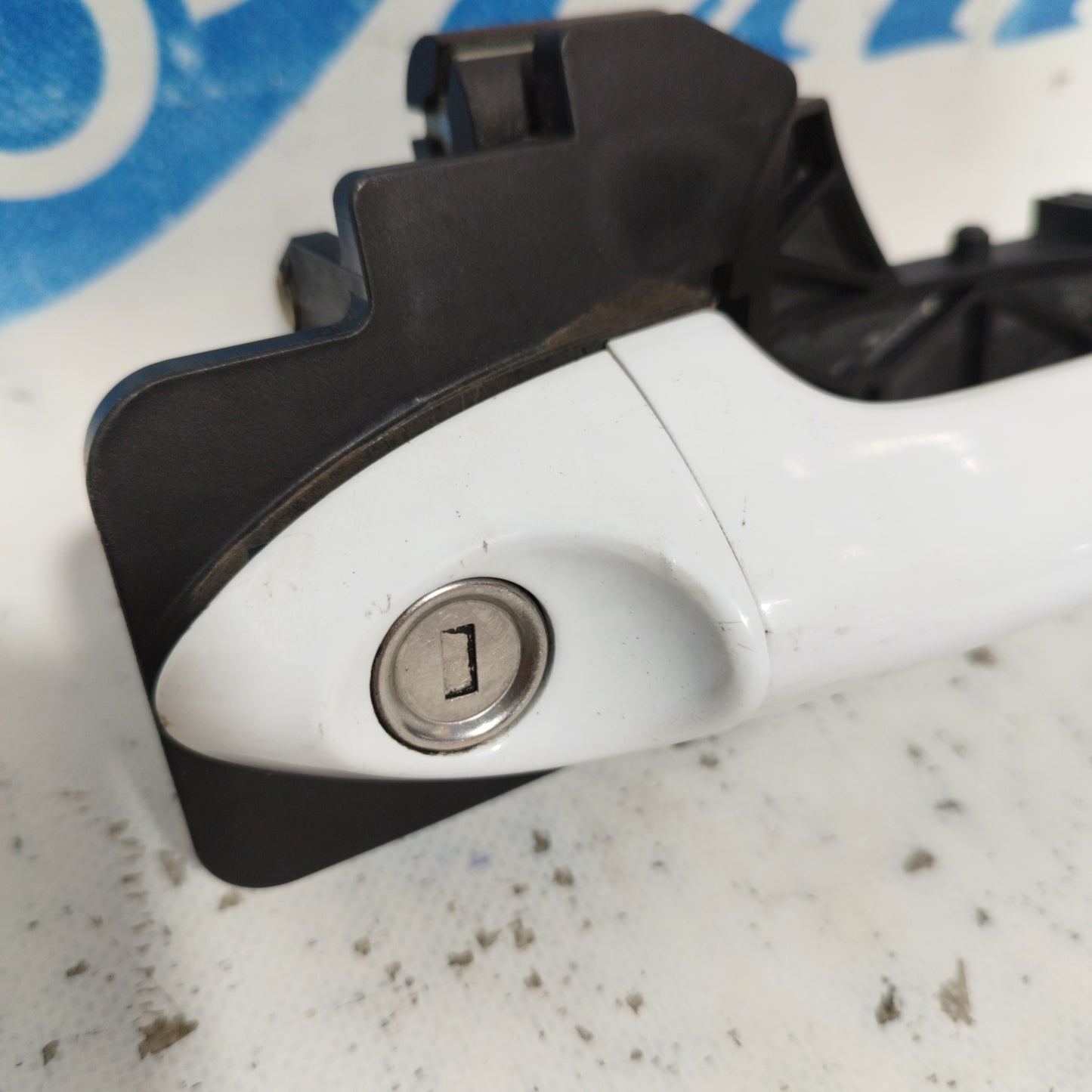 Front Left Outside Handle White Kia Venga 2016 ecoAC9657