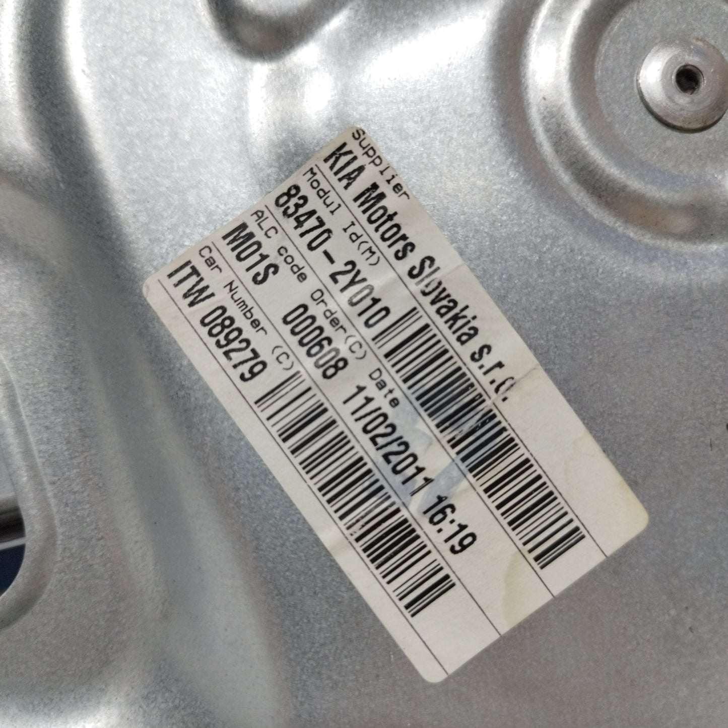 Gepäckträger hinten links Hyundai IX35 2011 Code: 83470-2Y010 ecoAC9934