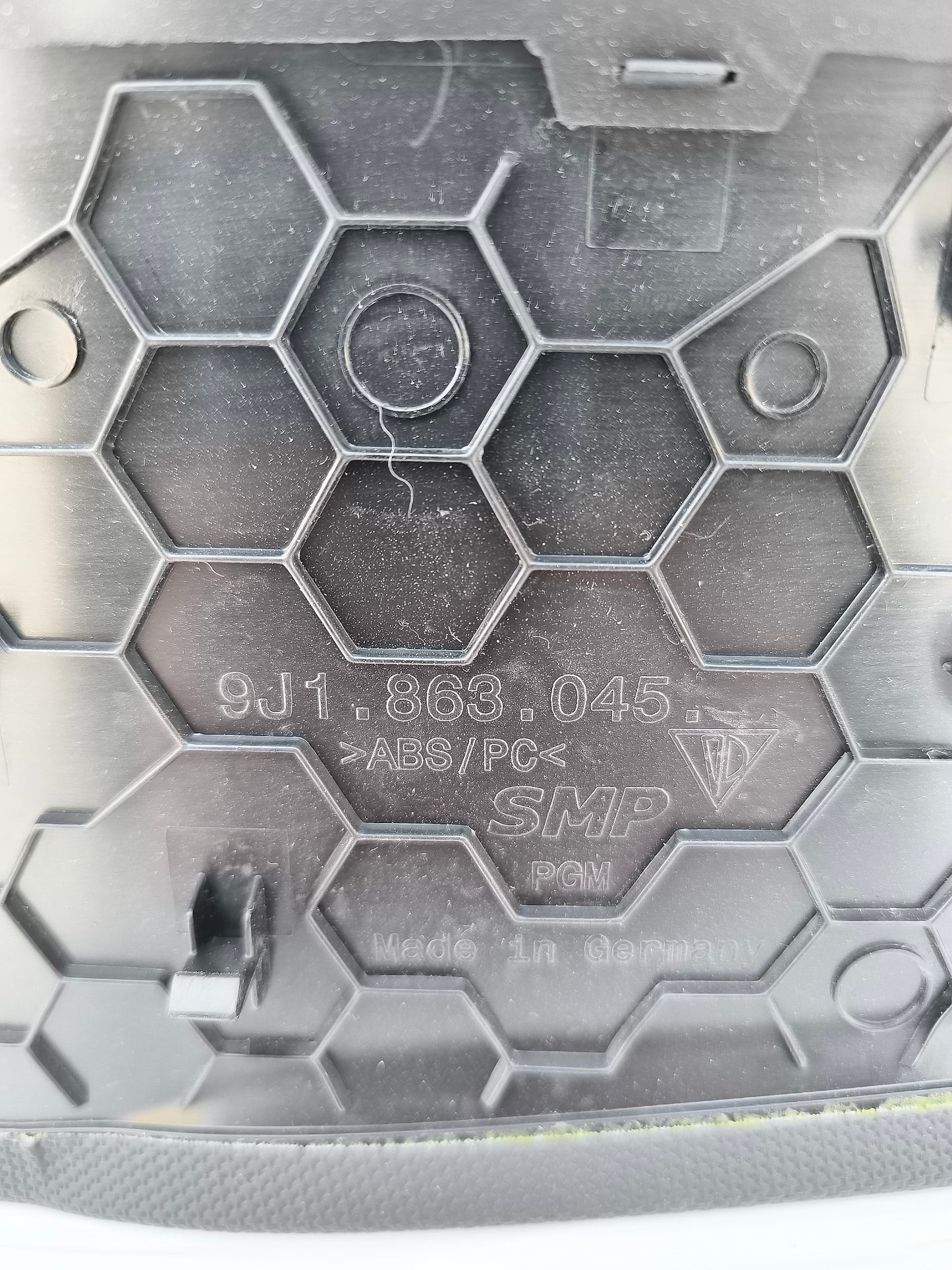 Left side center console trim Porsche Taycan year 2024 Cod. 9J1863045 ecoAG6855