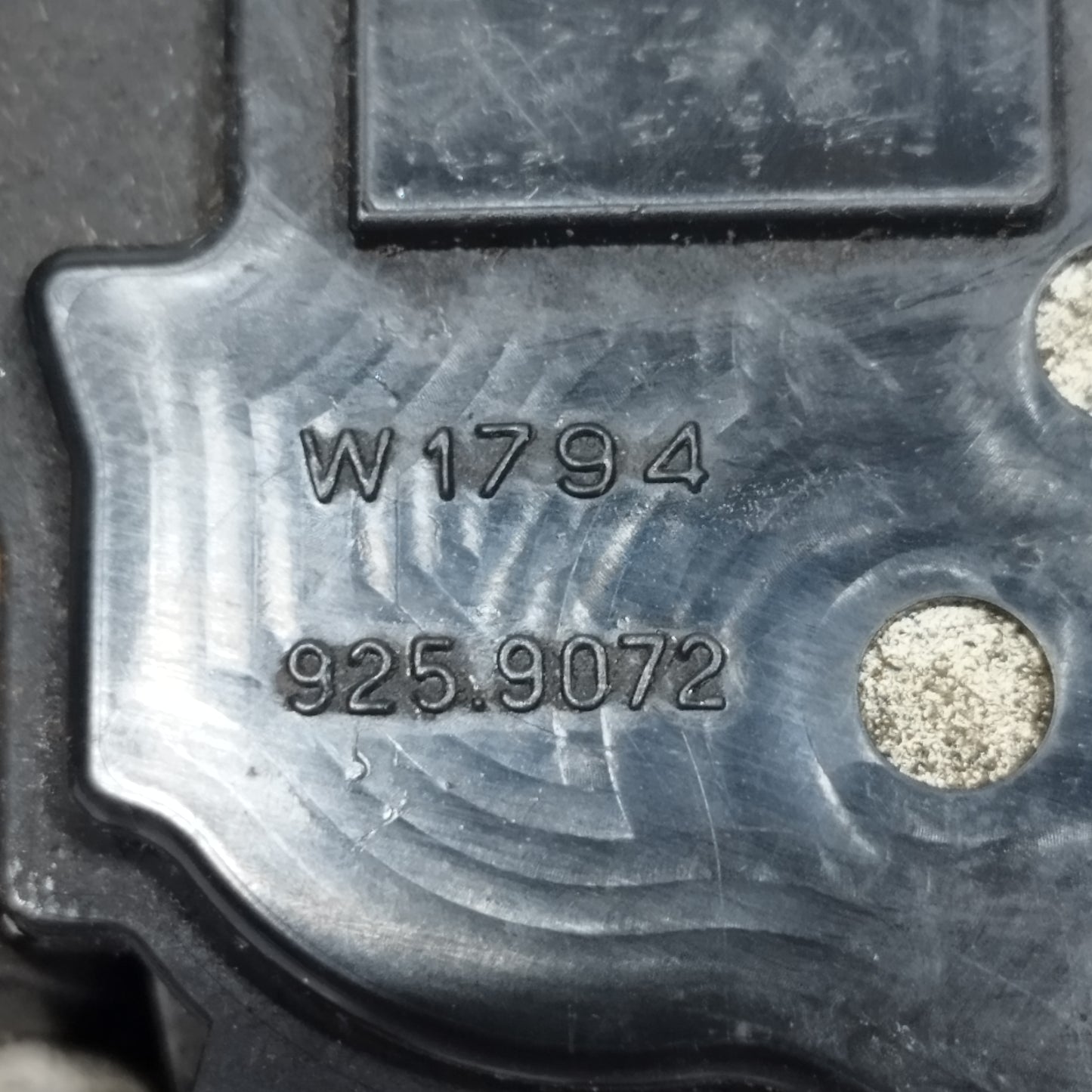 Front windshield wiper motor Citroen DS3 2011 Code: 9259072 ecoAC11937
