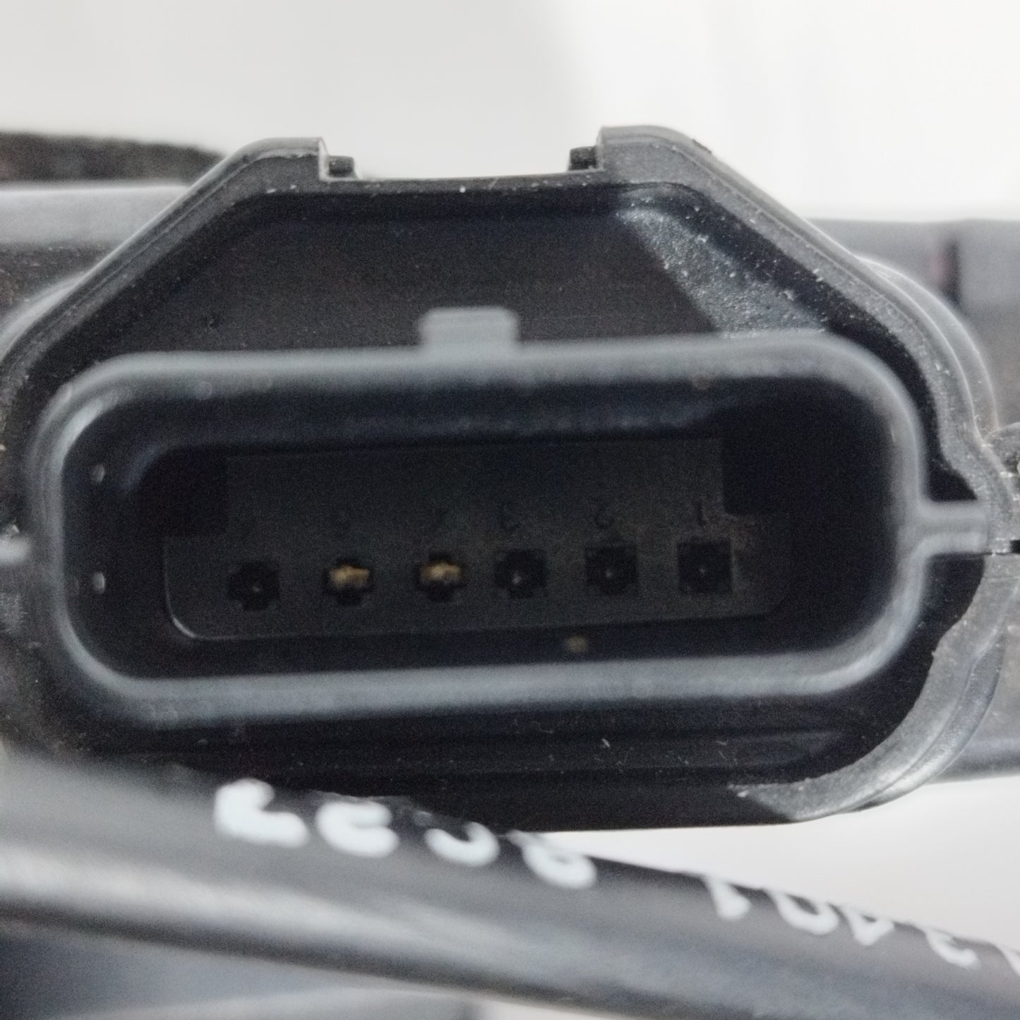 Rear left lock Nissan Micra K14 2017 2 Pin Cod: 825015FA0A ecoAC11724