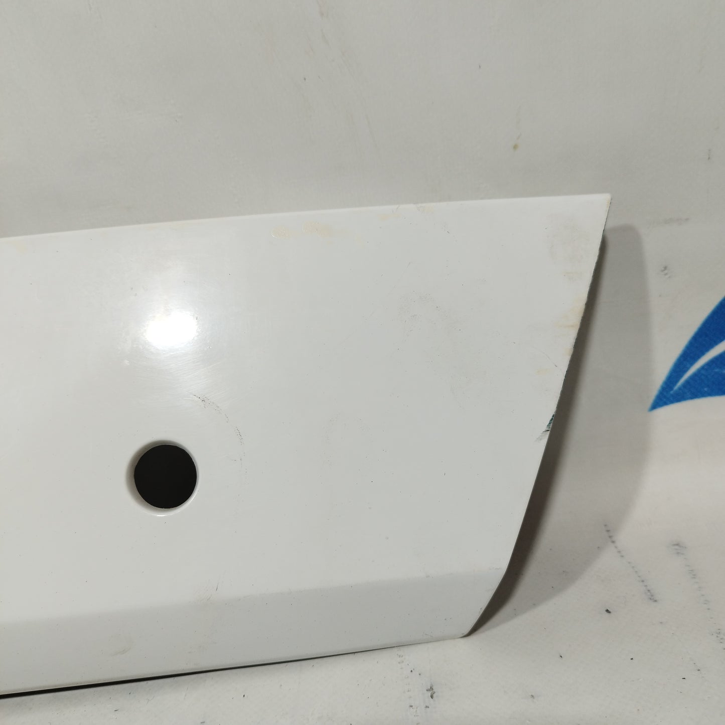White tailgate handle Chevrolet Spark 2010 Cod: 95956287 ecoAC9675