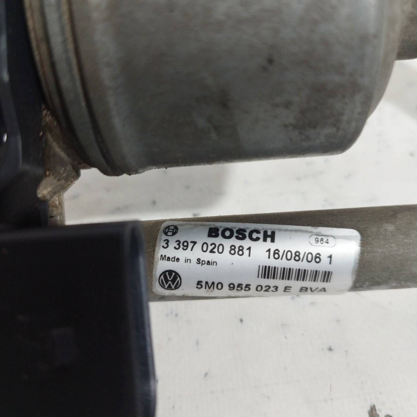 Front wiper motor Golf 5 Plus 2006 4 pin code: 3397020881 ecoAC8668
