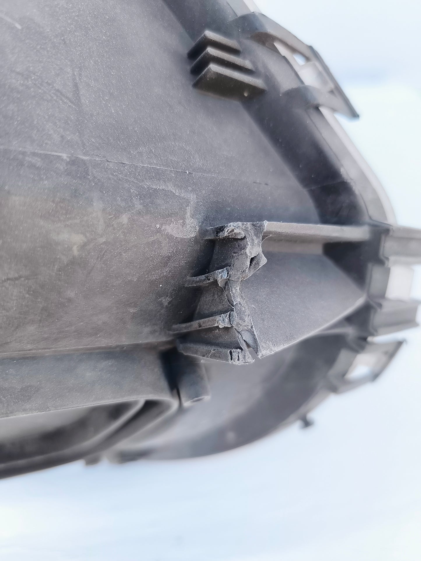 Mini Cooper R56 Left Front Headlight Has Broken Clip ecoAG7043