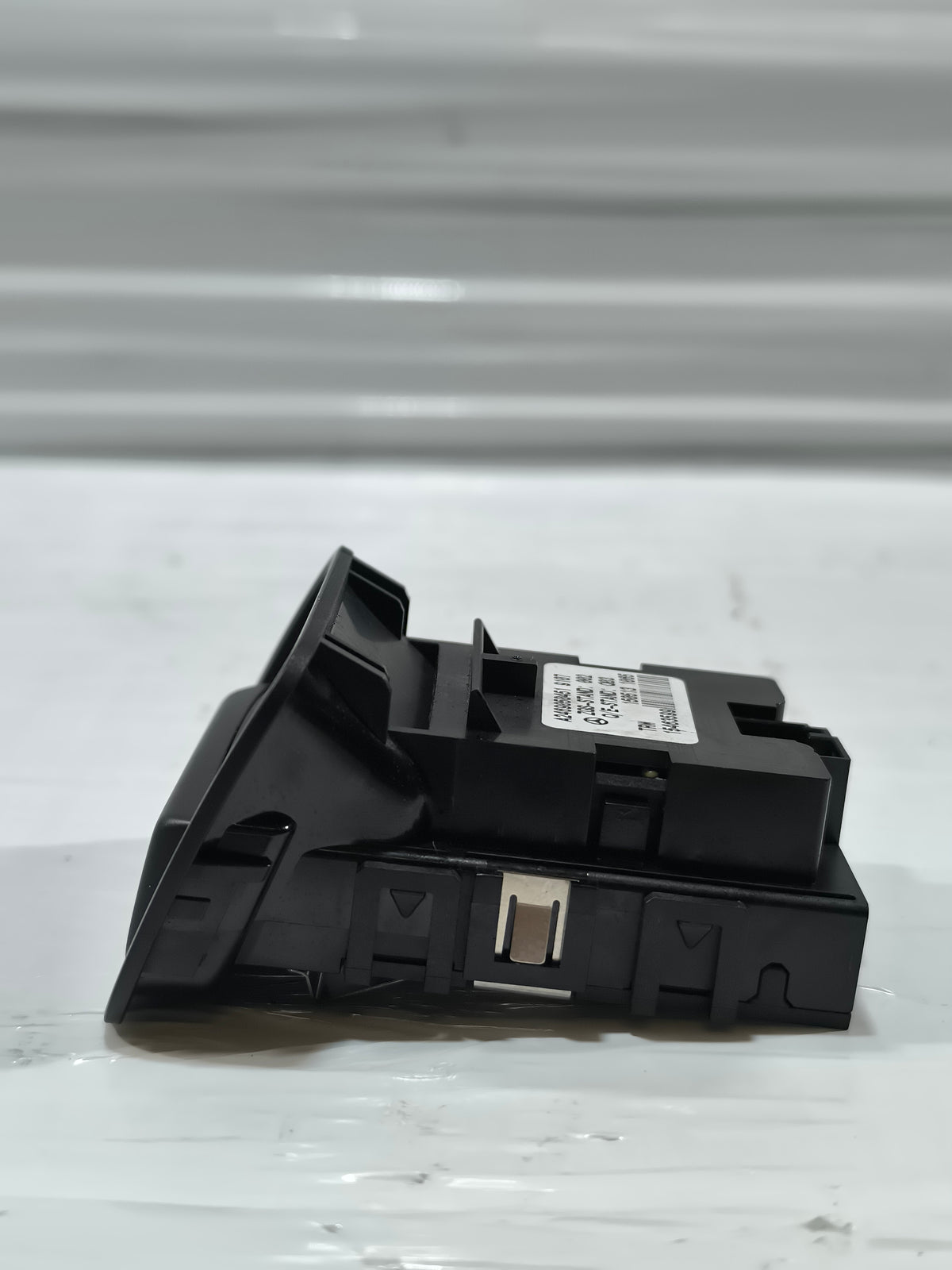 Interruttore/Pulsante freno a mano elettrico Mercedes Classe B W246 2011-2018 cod: A2469050451 ecoAG9636