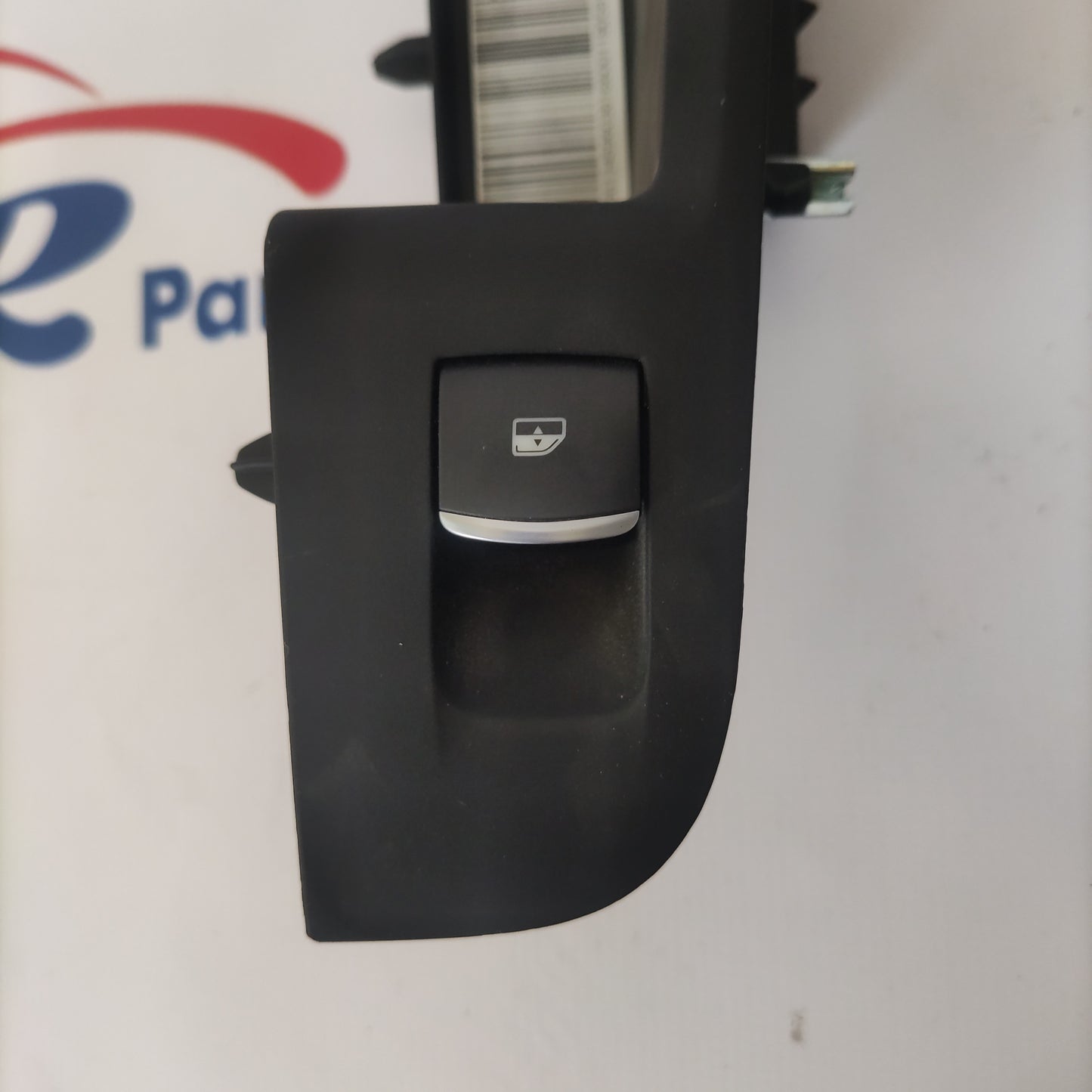 Pulsantiera posteriore dx Alfa Romeo Stelvio cod: 01561075620 ecoAG020