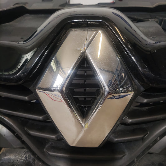 Renault Clio 2015 schwarzer Frontgrill ecoAG218