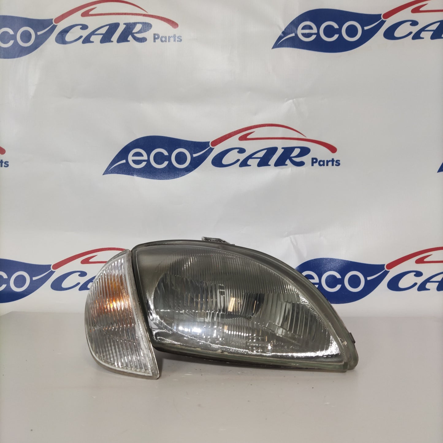 Fanale anteriore dx Fiat 600 freccia bianca ecoAG224