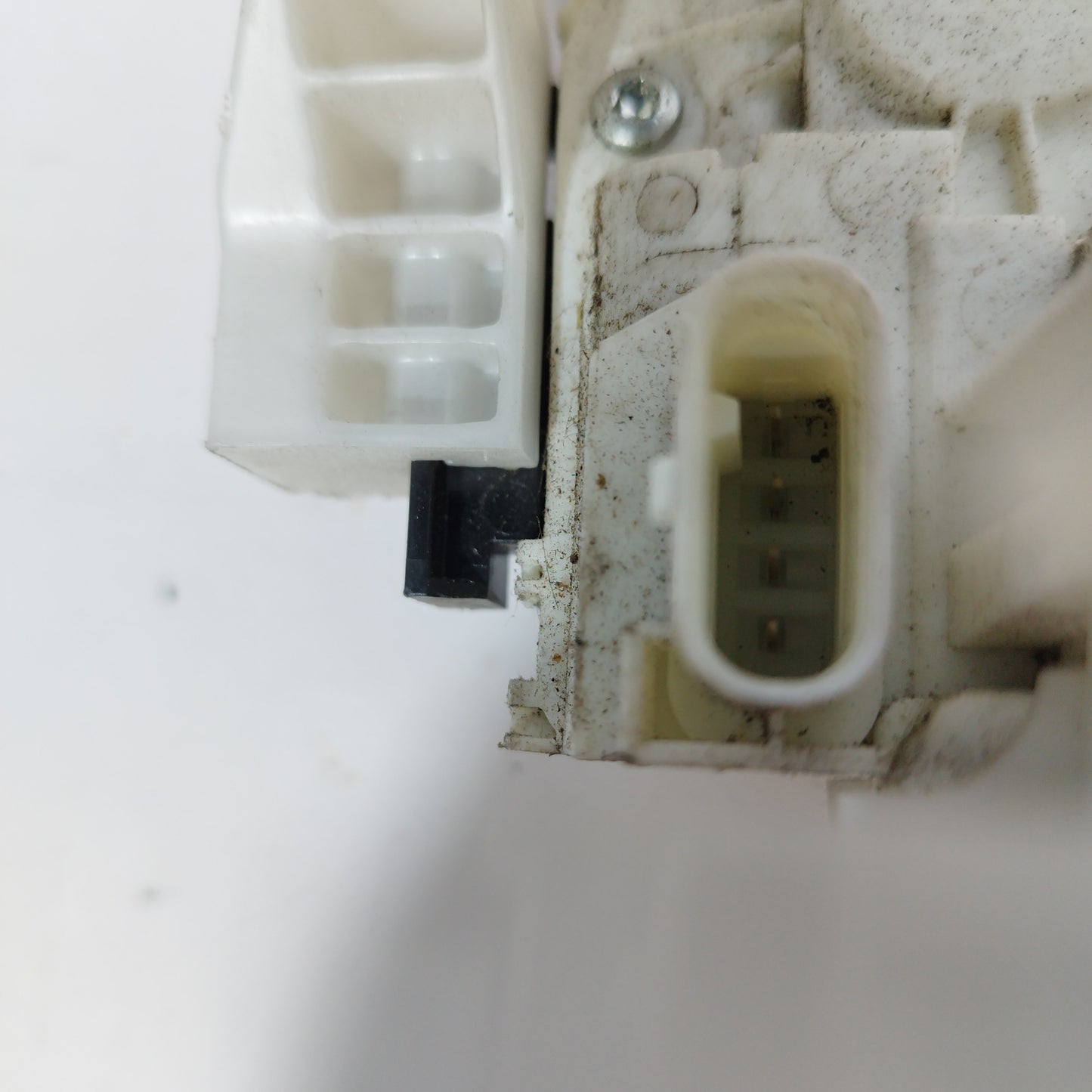 Serratura posteriore sx Jeep Renegade /Fiat 500x 2017codice 52139904 (4pin) ecoAC1008