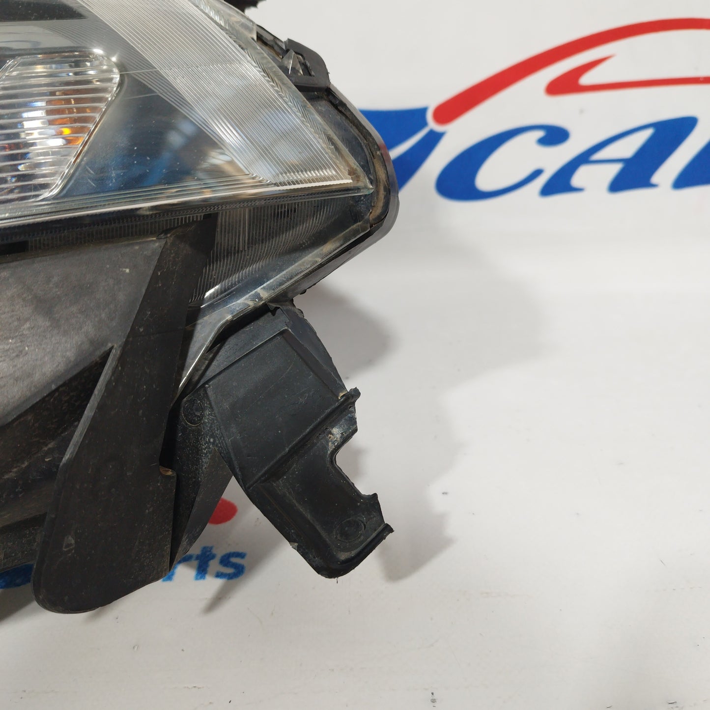 Fanale anteriore sx fiat Bravo 2010 fondo scuro freccia bianca ecoAC1092