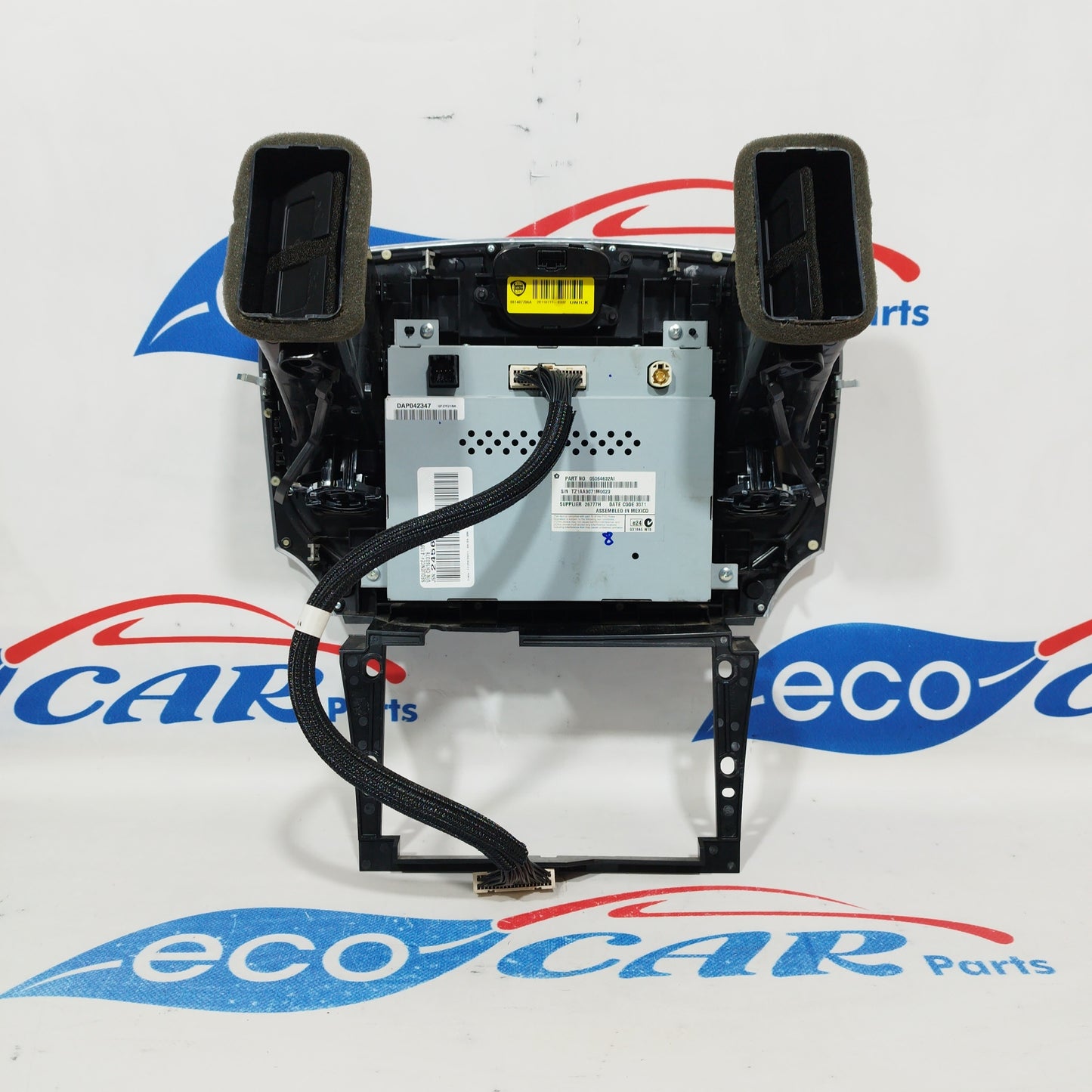 Komplette Mittelkonsole mit Displaycode 05064632 Lancia Thema 2014 ecoAC1105