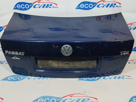 Midnight blue trunk Volkswagen Passat 2004 ecoAC1335