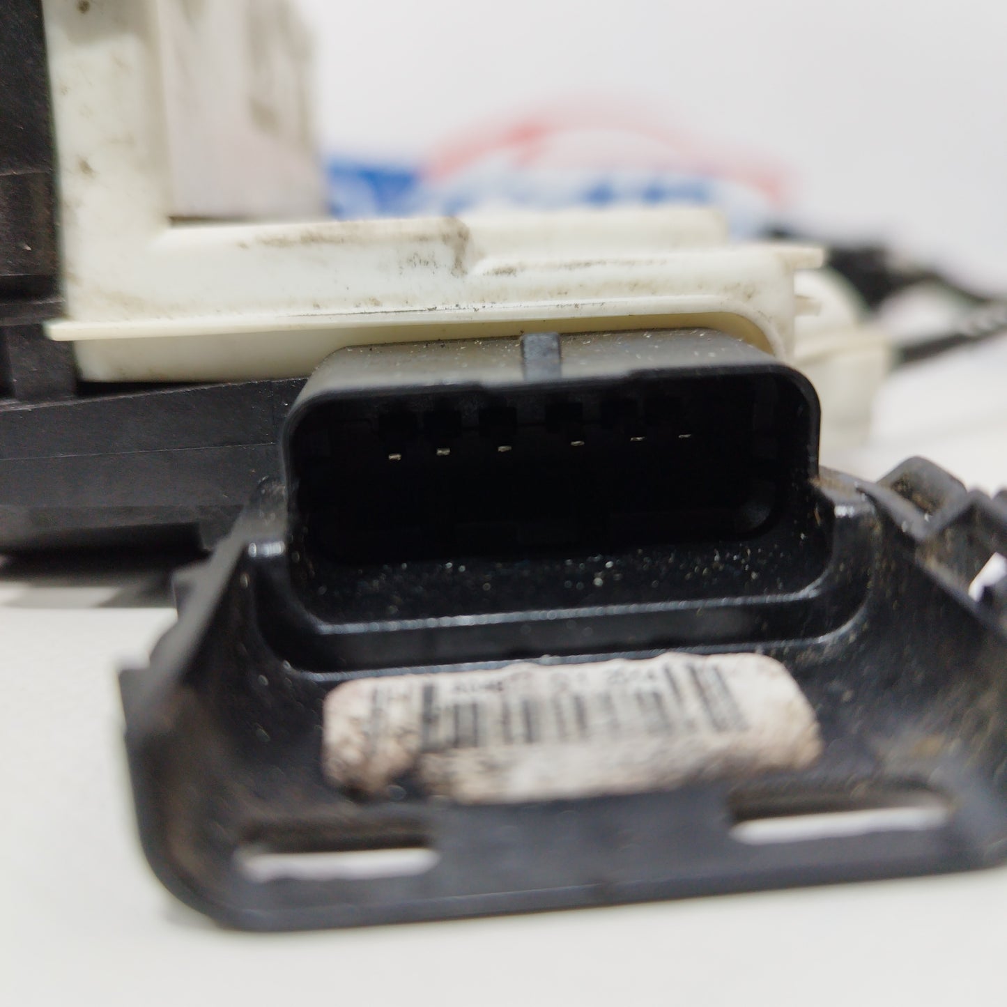 Serratura posteriore dx 6 pin Citroen C3 2012 codice: a048069 ecoAC1575