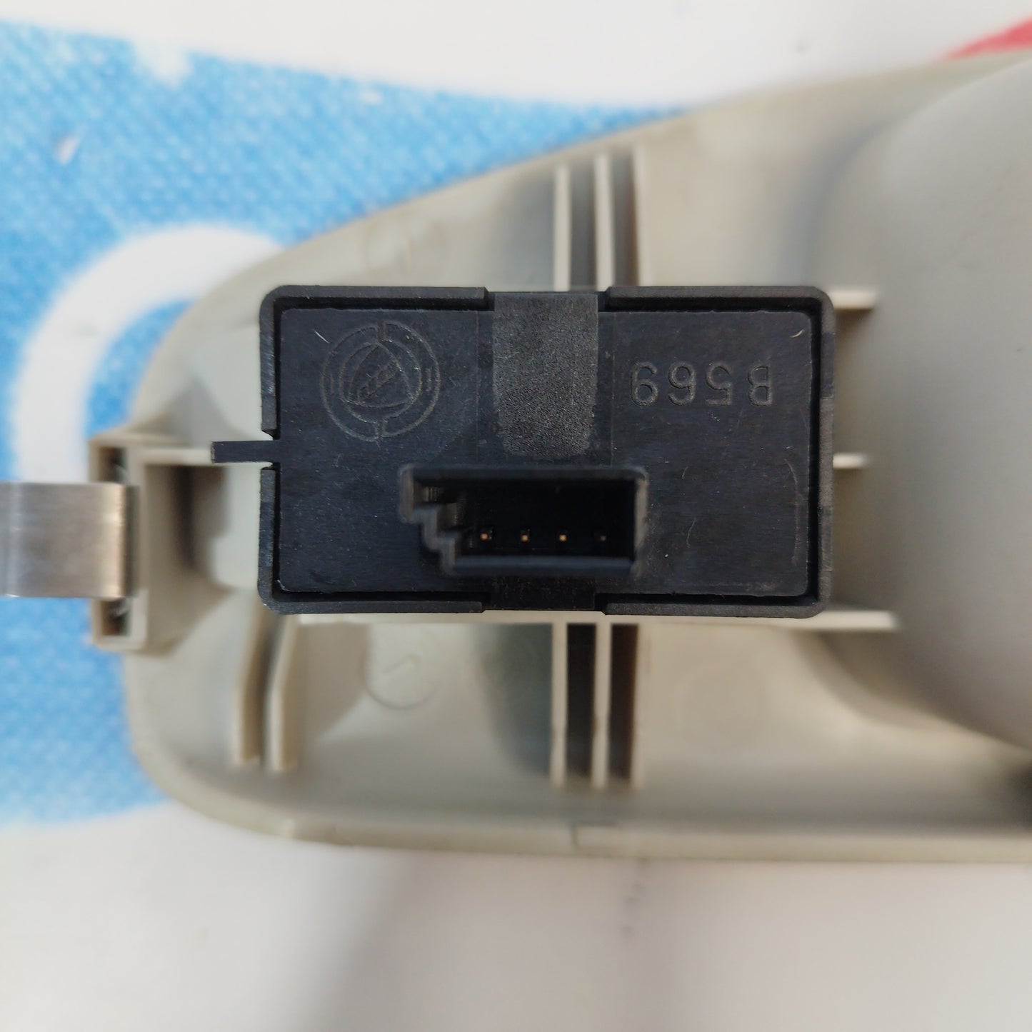 Pulsantiera posteriore sx beige Fiat Idea/Lancia Musa 2010 4 pin ecoAC1617