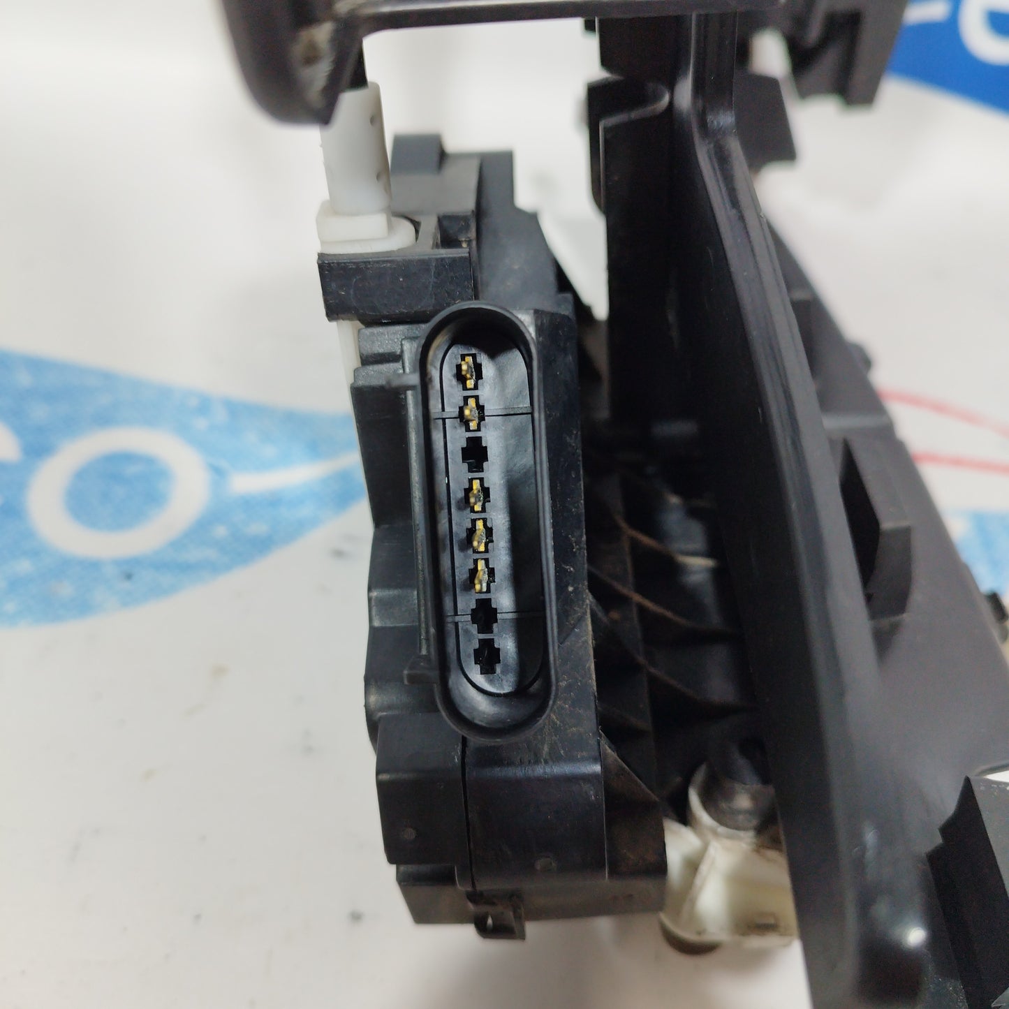 Serratura anteriore sx 5 pin Ford Fiesta 2012 codice: 8a6a-a21813-aa ecoAC1864