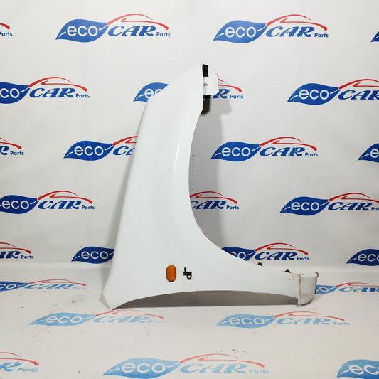 Weißer rechter Kotflügel Dr5 2013 ecoAC2074