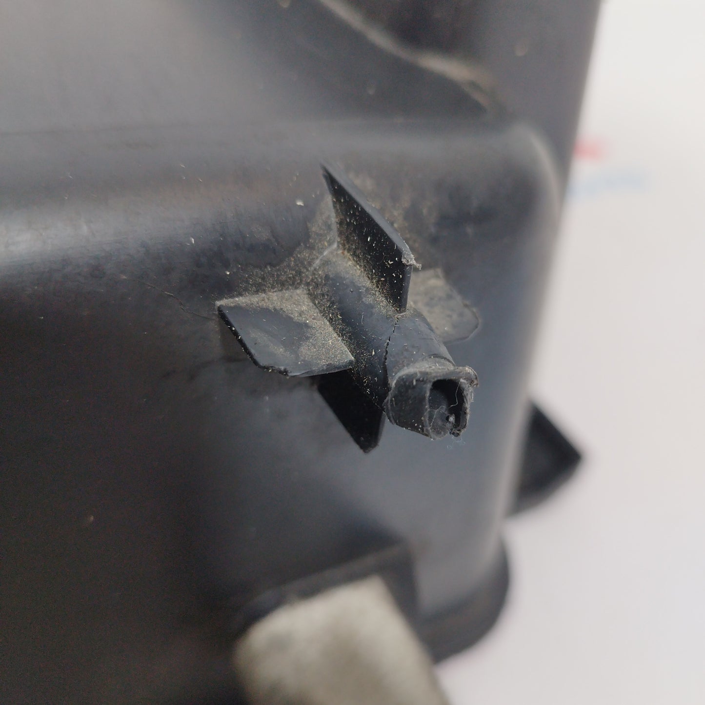 Cassetto portaoggetti nero Citroen C2 2005 ecoAC2206 codice 9638006677 piolino lesionato