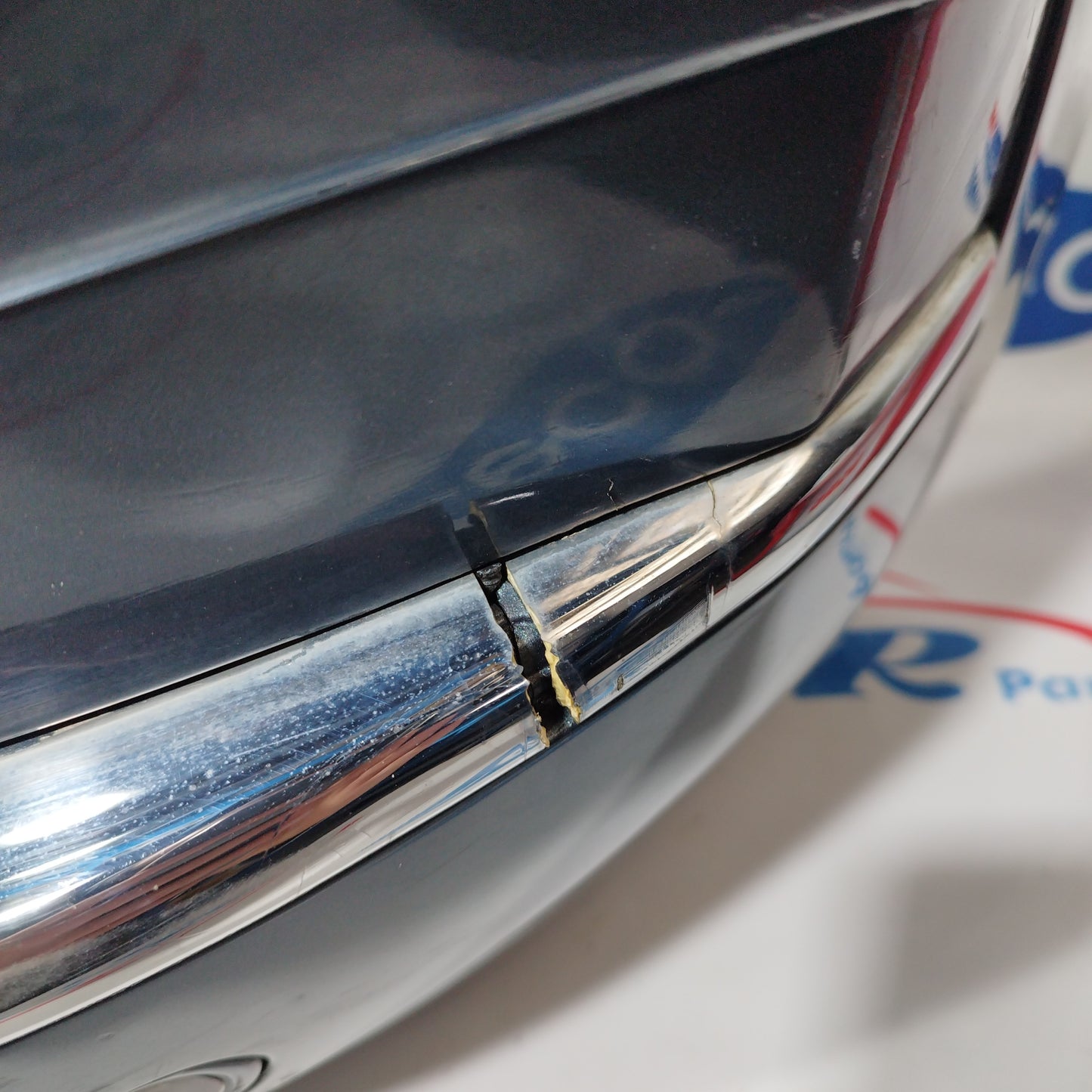 Dunkelgraue Heckstoßstange Citroen C4 Picasso 2009 ecoAC2407