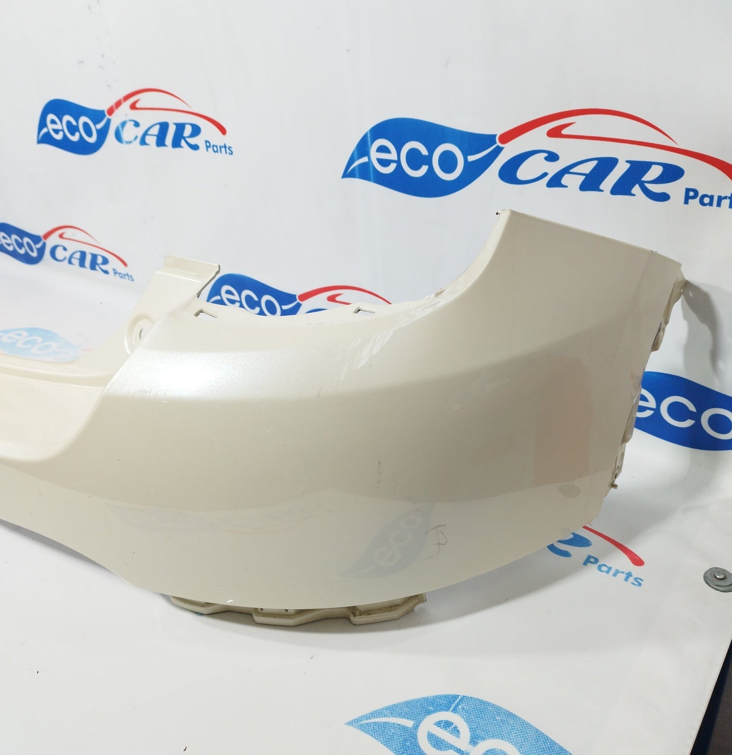 Fiat 500x 2019 ecoAC2942 weiße dreilagige Heckstoßstange