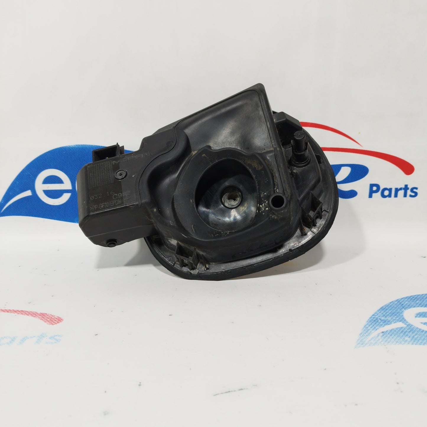 White three-layer fuel flap Fiat 500x 2019 ecoAC2962