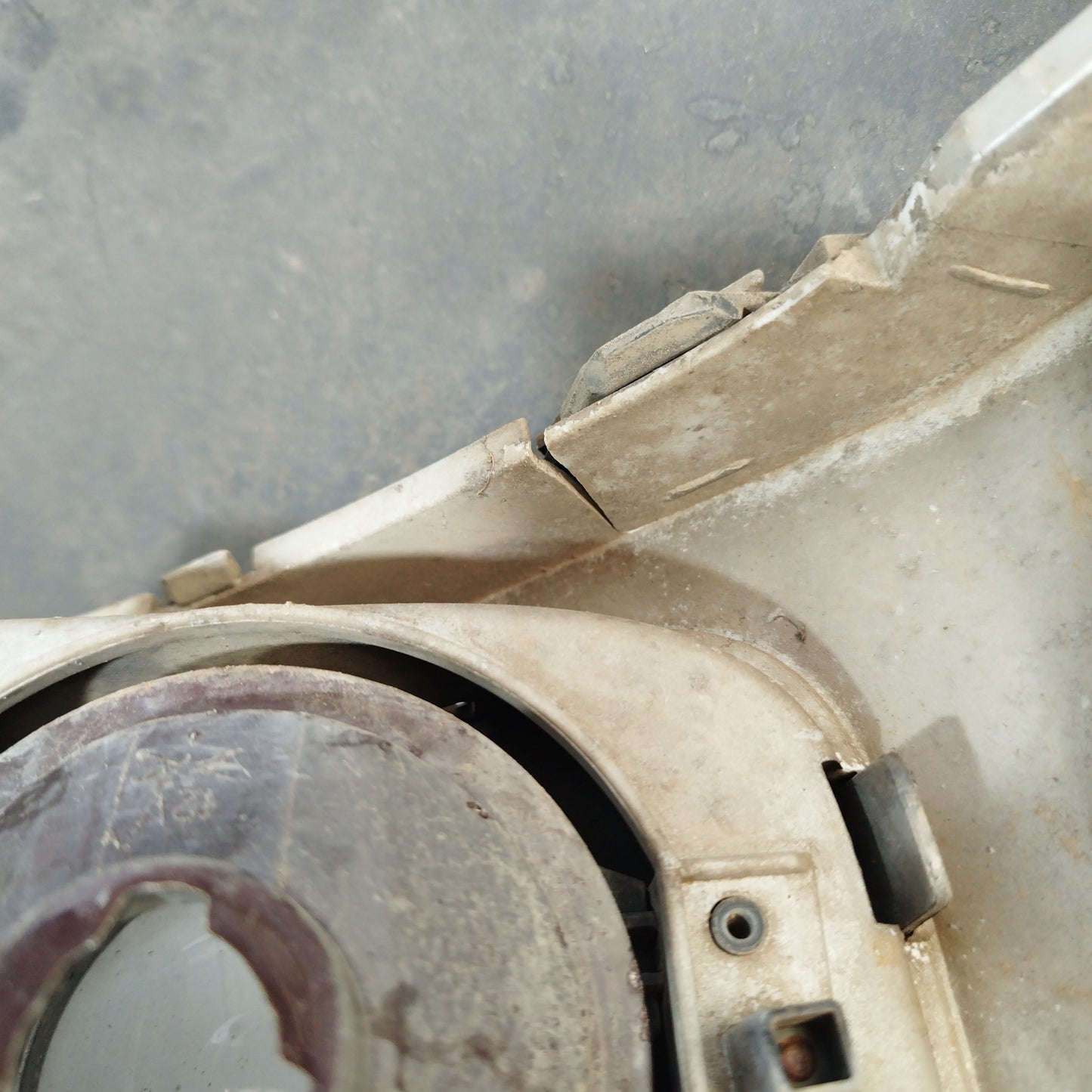 Medium gray front bumper Ford C-max 2006 ecoAC3013