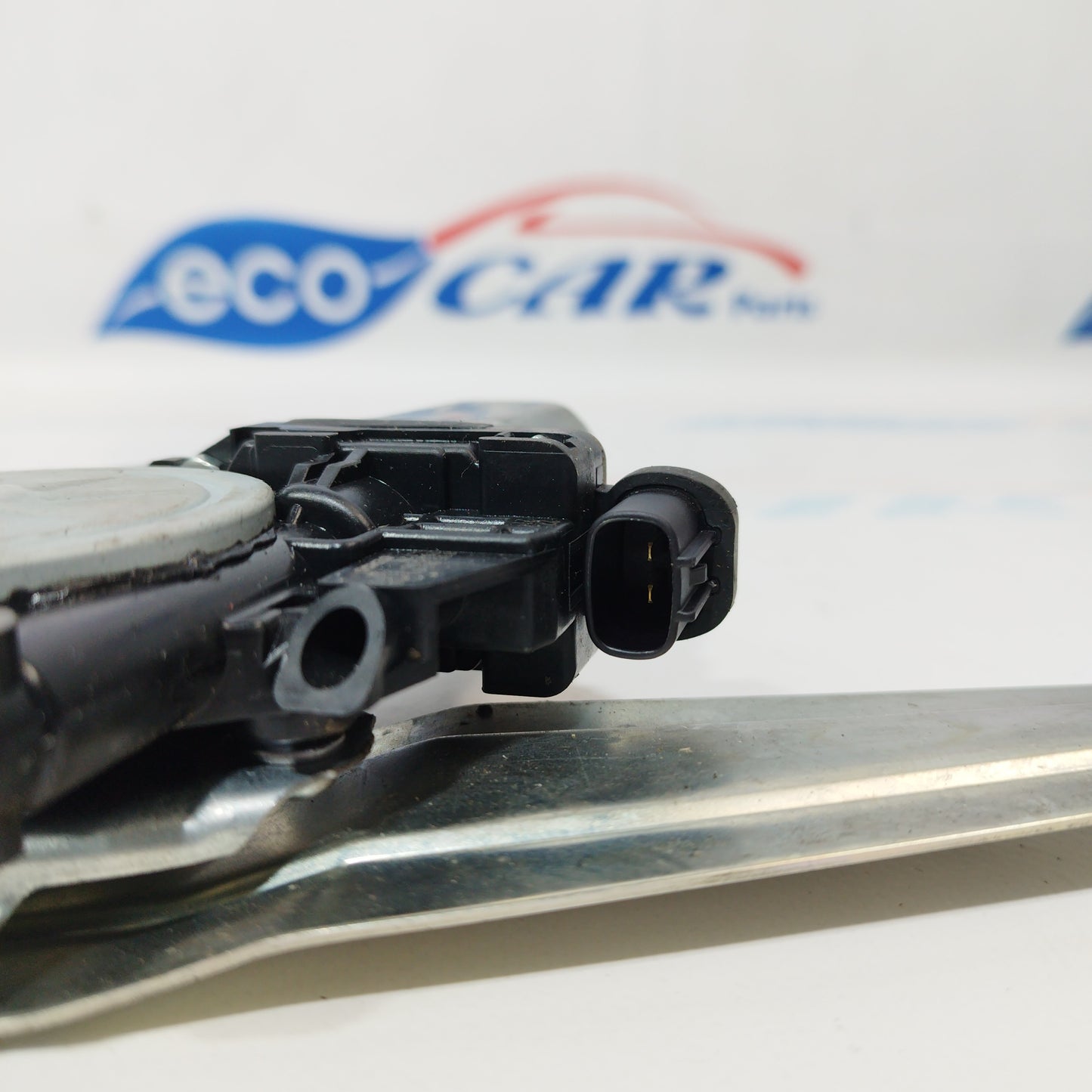 Right rear rack Suzuki Swift 2011 code 83530-63j00 2 pin ecoAC3189
