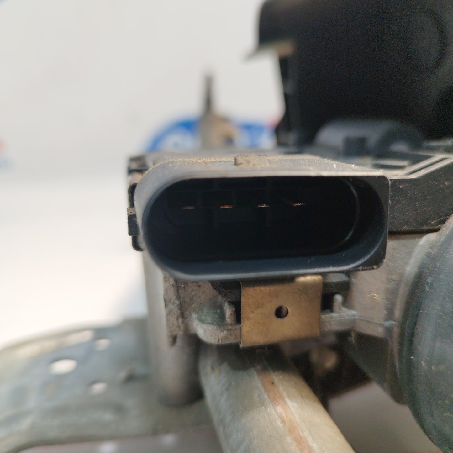 Scheibenwischermotor vorne für Volkswagen Passat (Baujahr 2009), Bosch-Teilenummer 3397020905 / Volkswagen 3c1955023c ecoAC3209