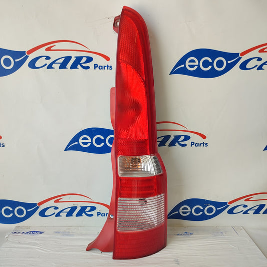 Right rear light Fiat Panda 2006 red background ecoAG1591