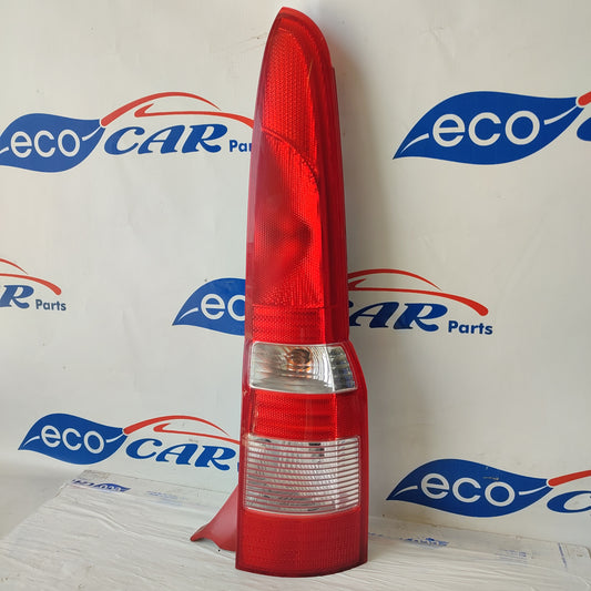 Right rear light Fiat Panda 2006 red background ecoAG1591