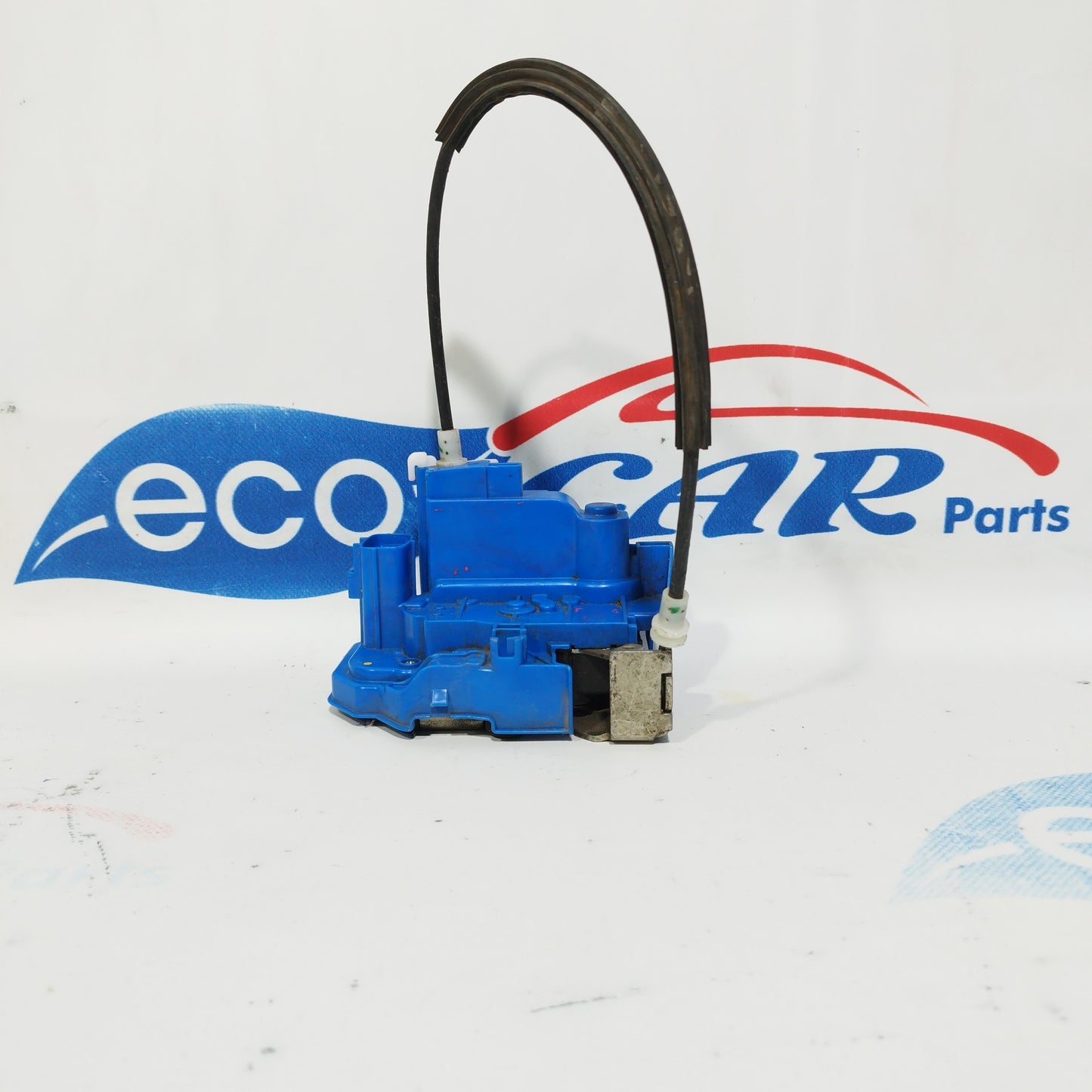 Right front lock Fiat 500L 2012 4 pin code: 51930016 ecoAC3982