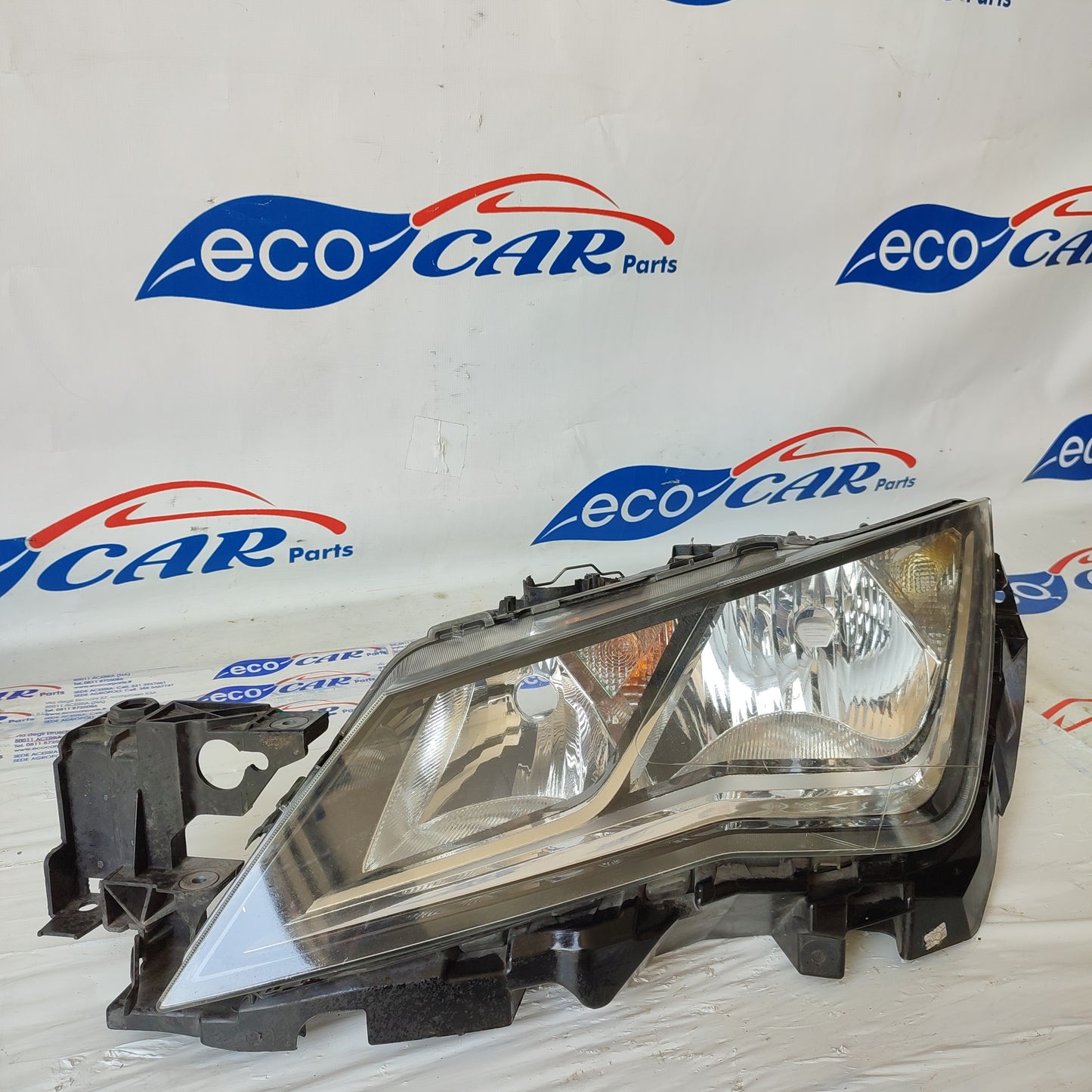 Fanale anteriore sx Seat Leon 2015 ecoAG1833