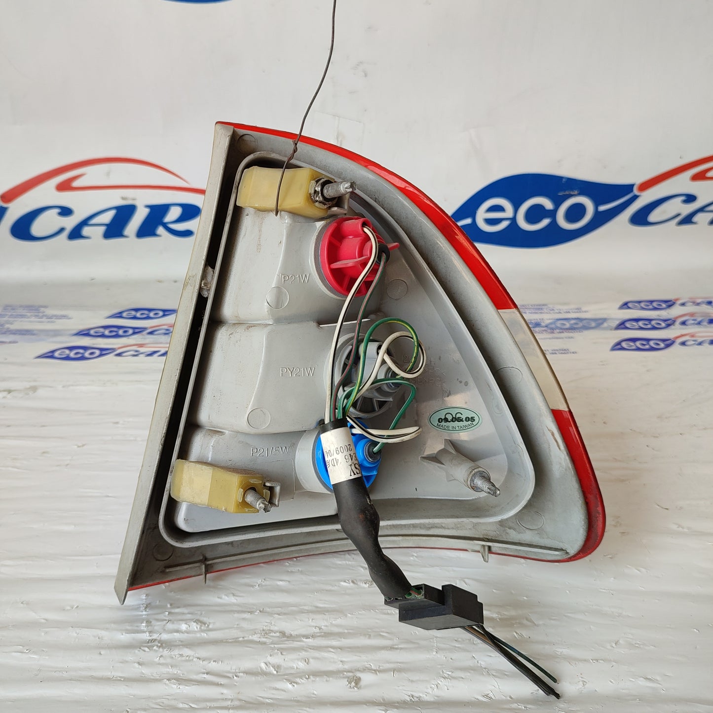 Linke Rückleuchte außen BMW 320 ecoAG1837 (Baujahr 2003)