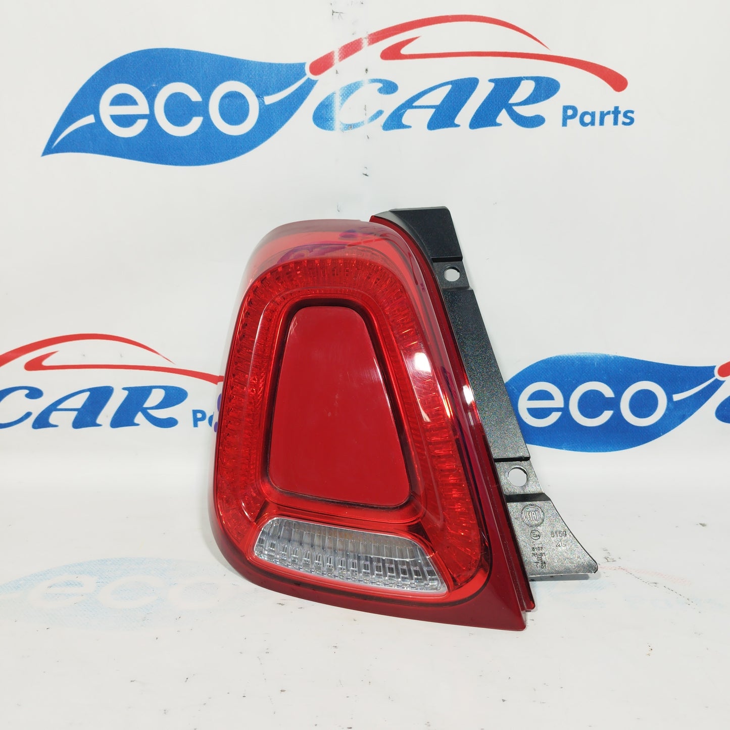 Linke LED-Rückleuchte Fiat 500 2019 Code: 52007424 ecoAC4110
