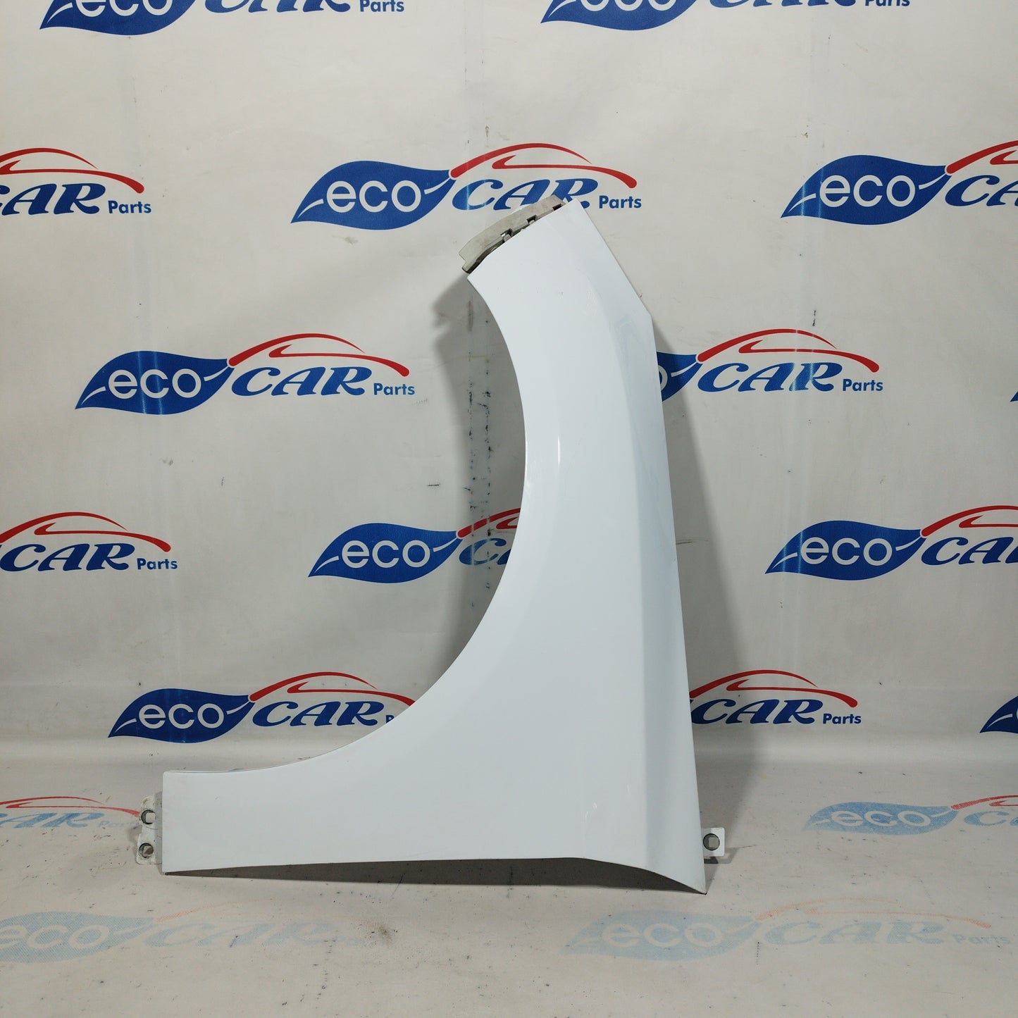 White left fender Ford Focus 2016 ecoAC4154