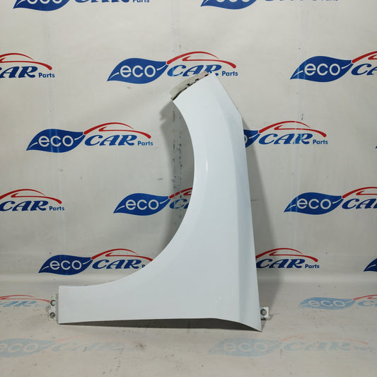 White left fender Ford Focus 2016 ecoAC4154