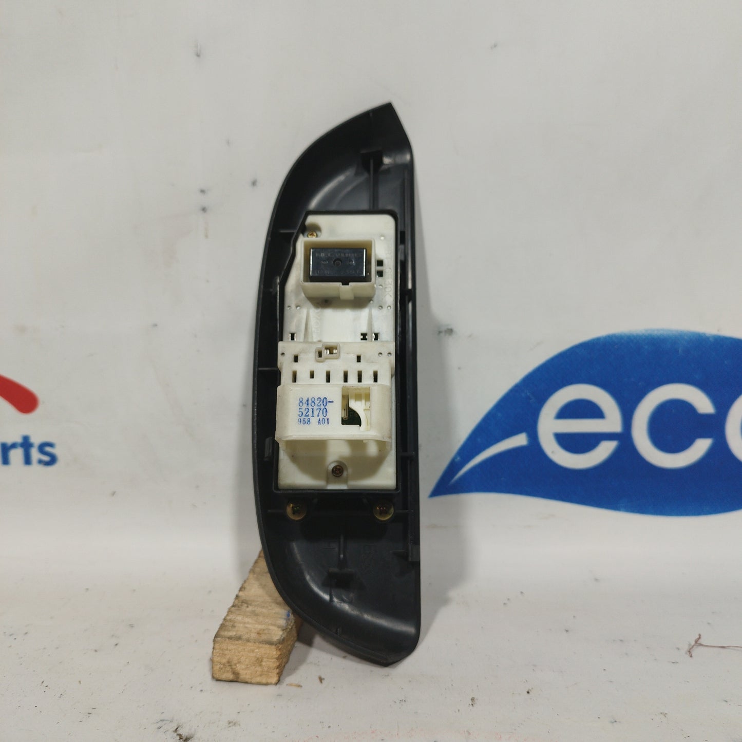 Pulsantiera anteriore sx Toyota Yaris Verso 2006  codice: 84820-52170 ecoAC4172