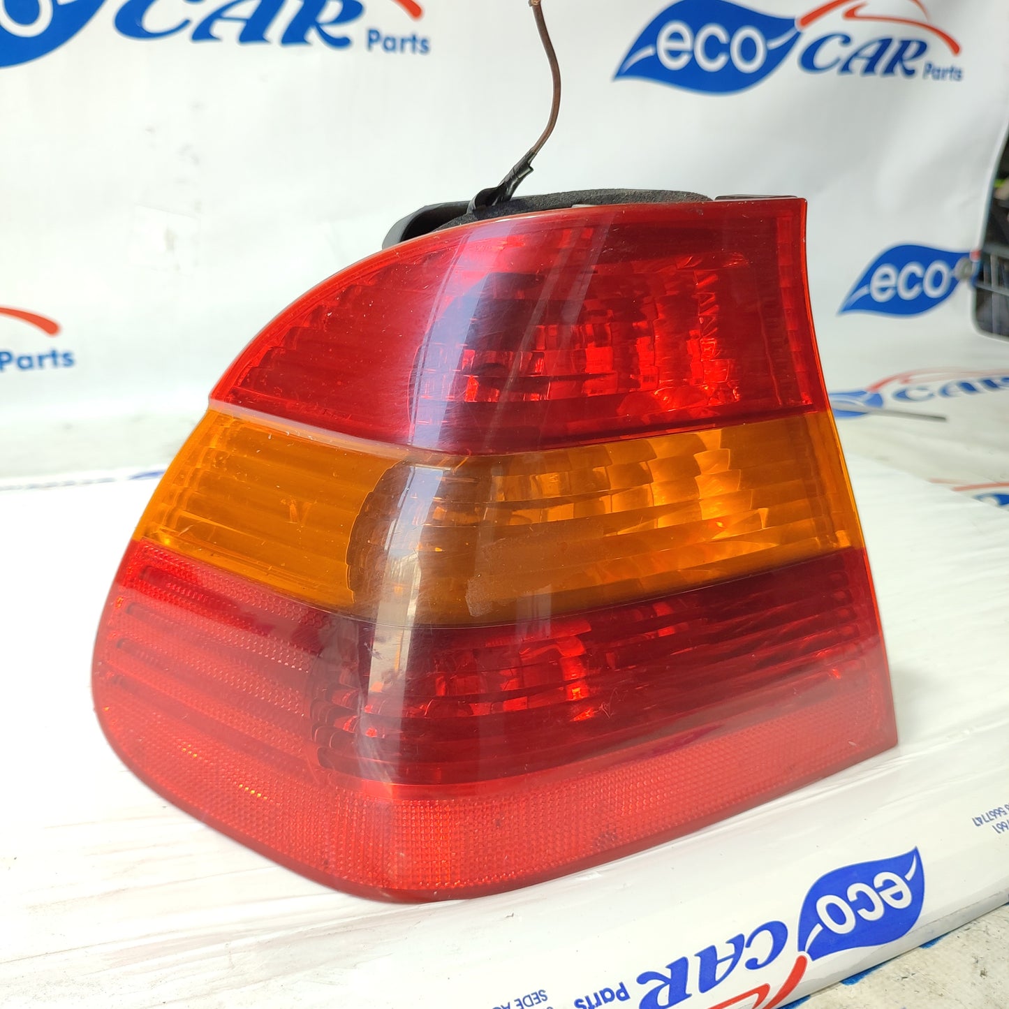 BMW 3er E46 linke Rückleuchte gelber Pfeil ecoAG2029