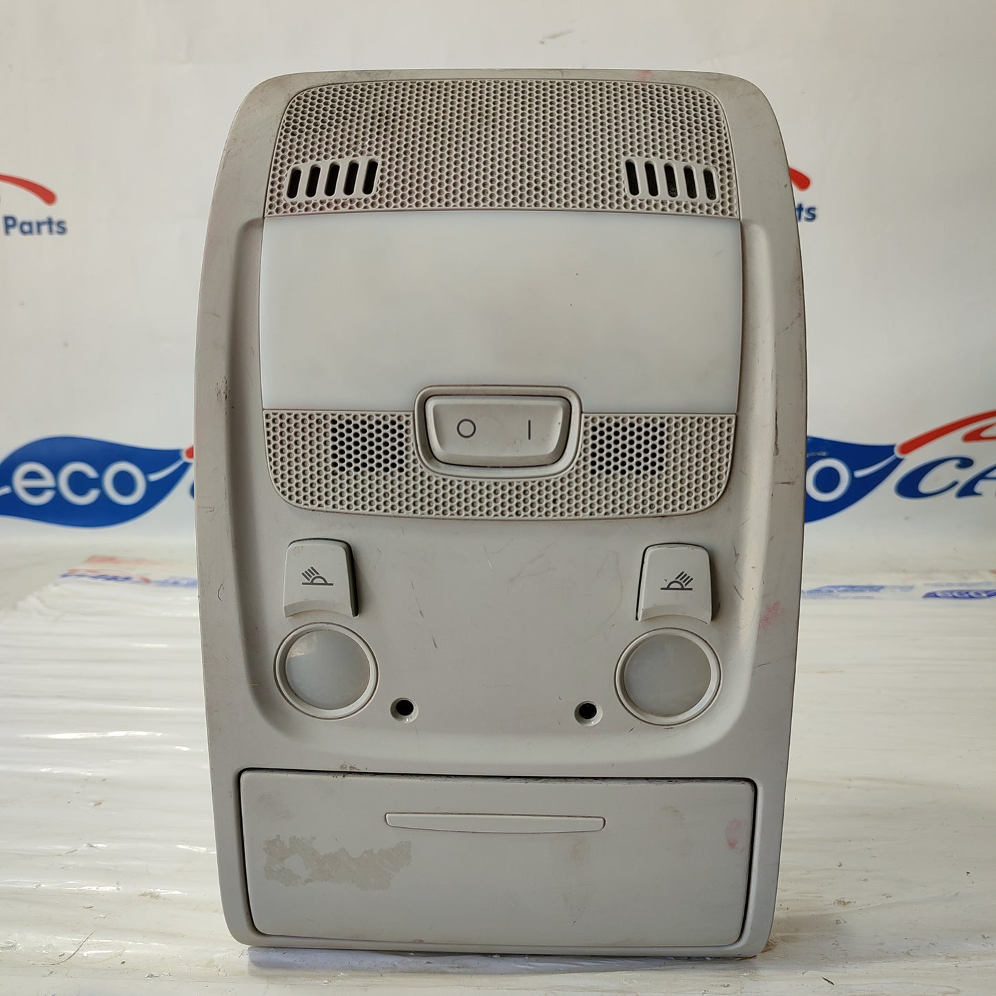 Courtesy light Audi A4 2008 code: 8t0947135a ecoAG2115