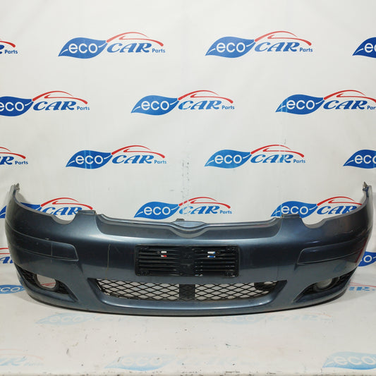 Dark gray front bumper Toyota Yaris 2005 has deep ecoac4378 scratches