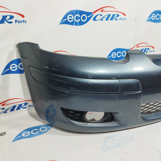 Dark gray front bumper Toyota Yaris 2005 has deep ecoac4378 scratches