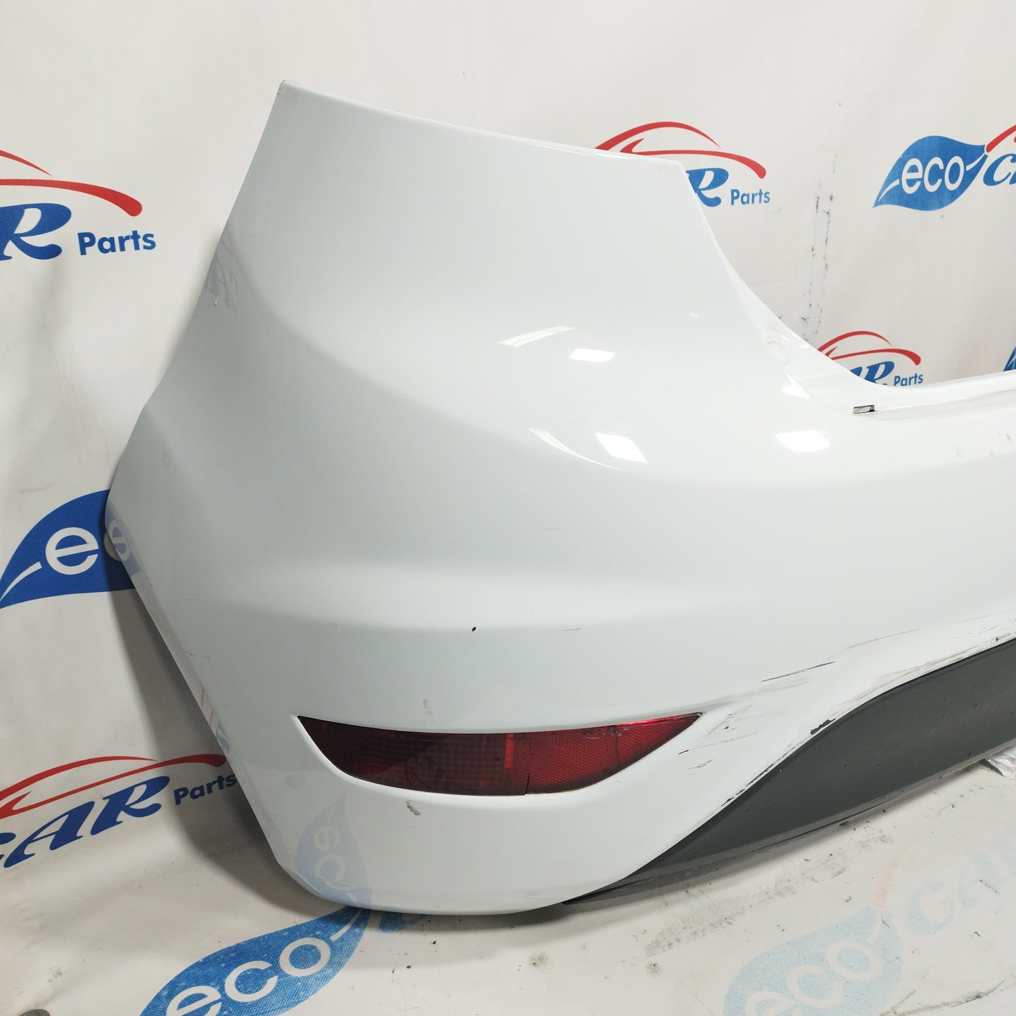 Paraurti posteriore bianco Ford Fiesta 2011 ecoAC4415