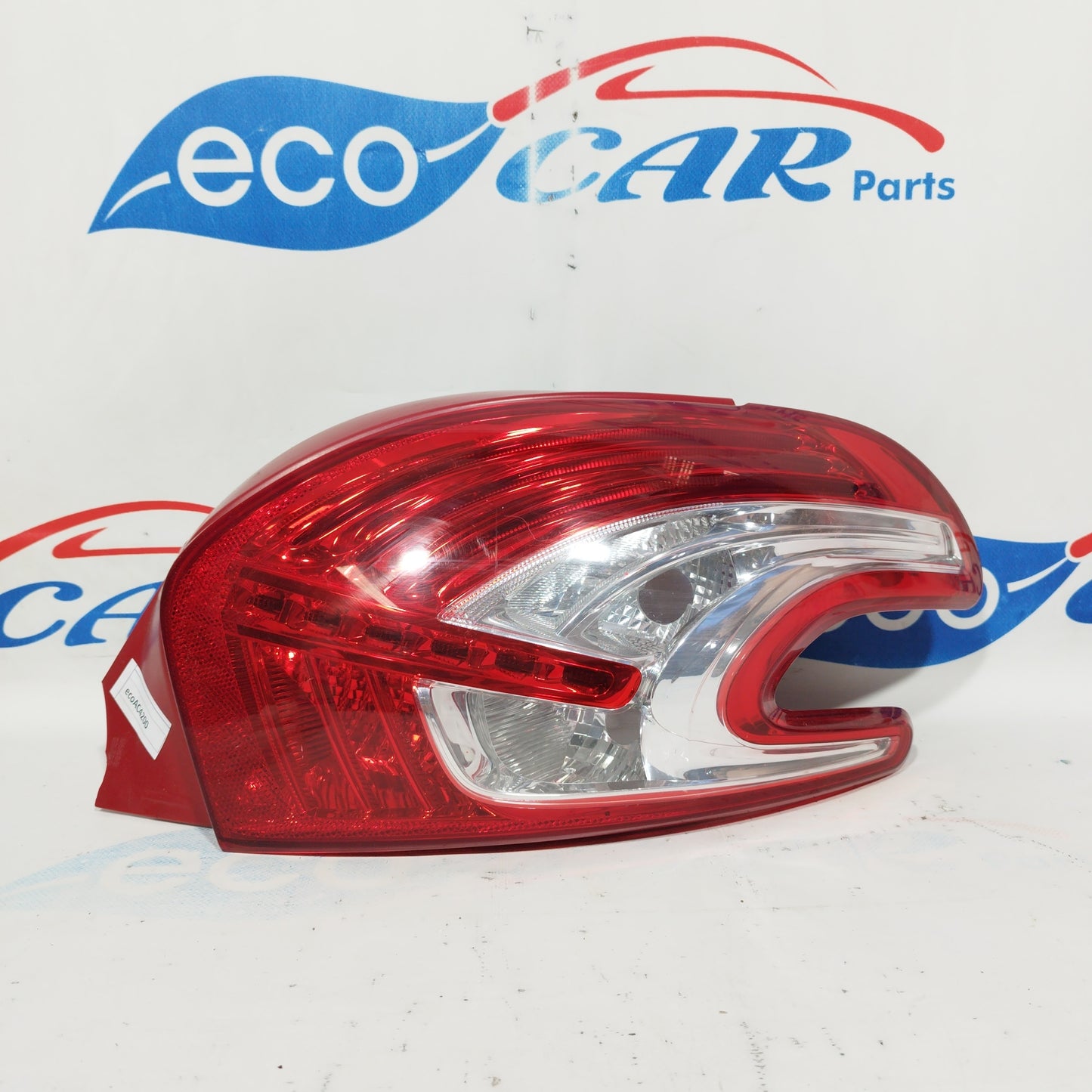 Right LED rear light Peugeot 208 2015 without hook lamp holder and broken plastic Code 9672628380 ecoac4445