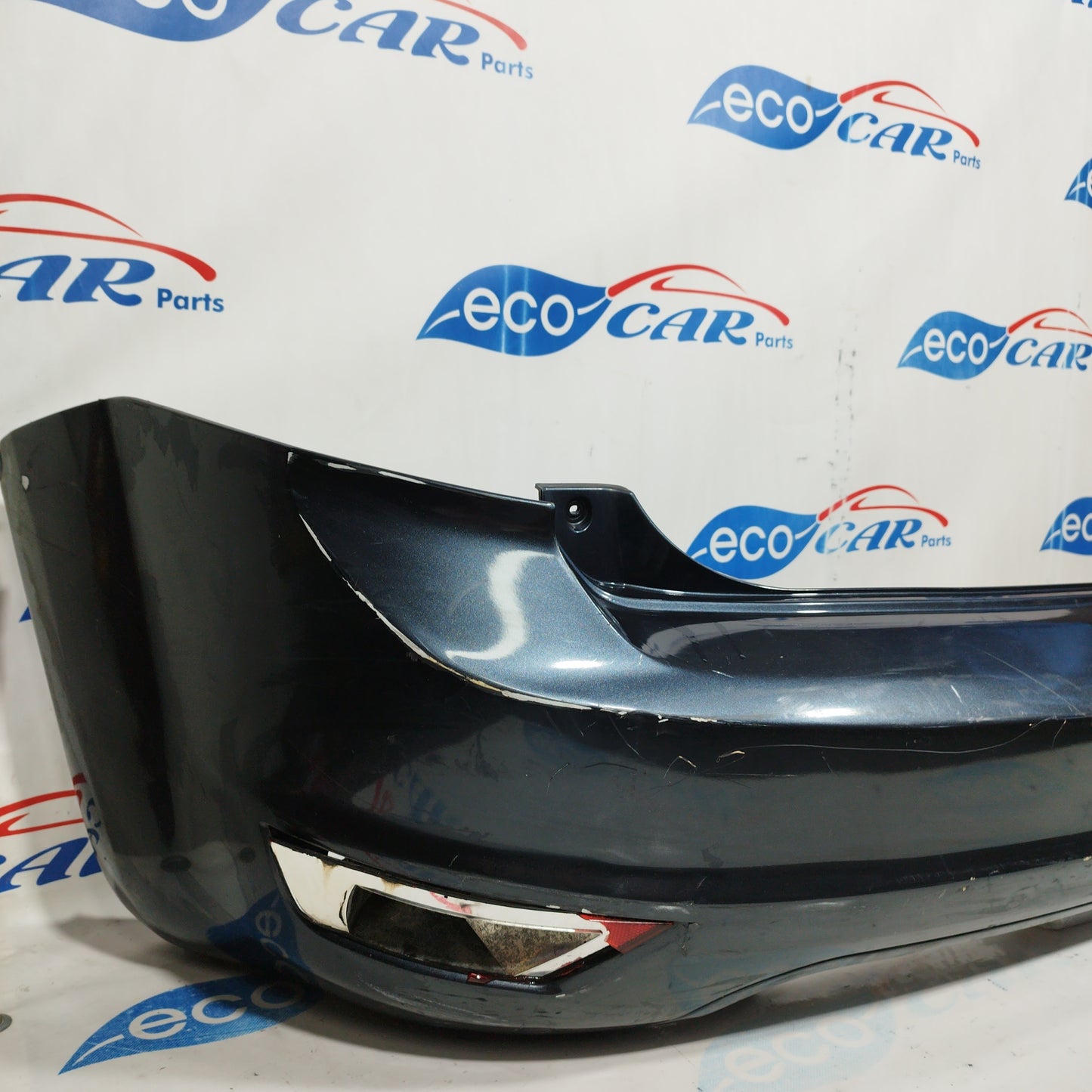 Dunkelgraue Heckstoßstange Ford Focus 2007 Limousine ecoAC4491
